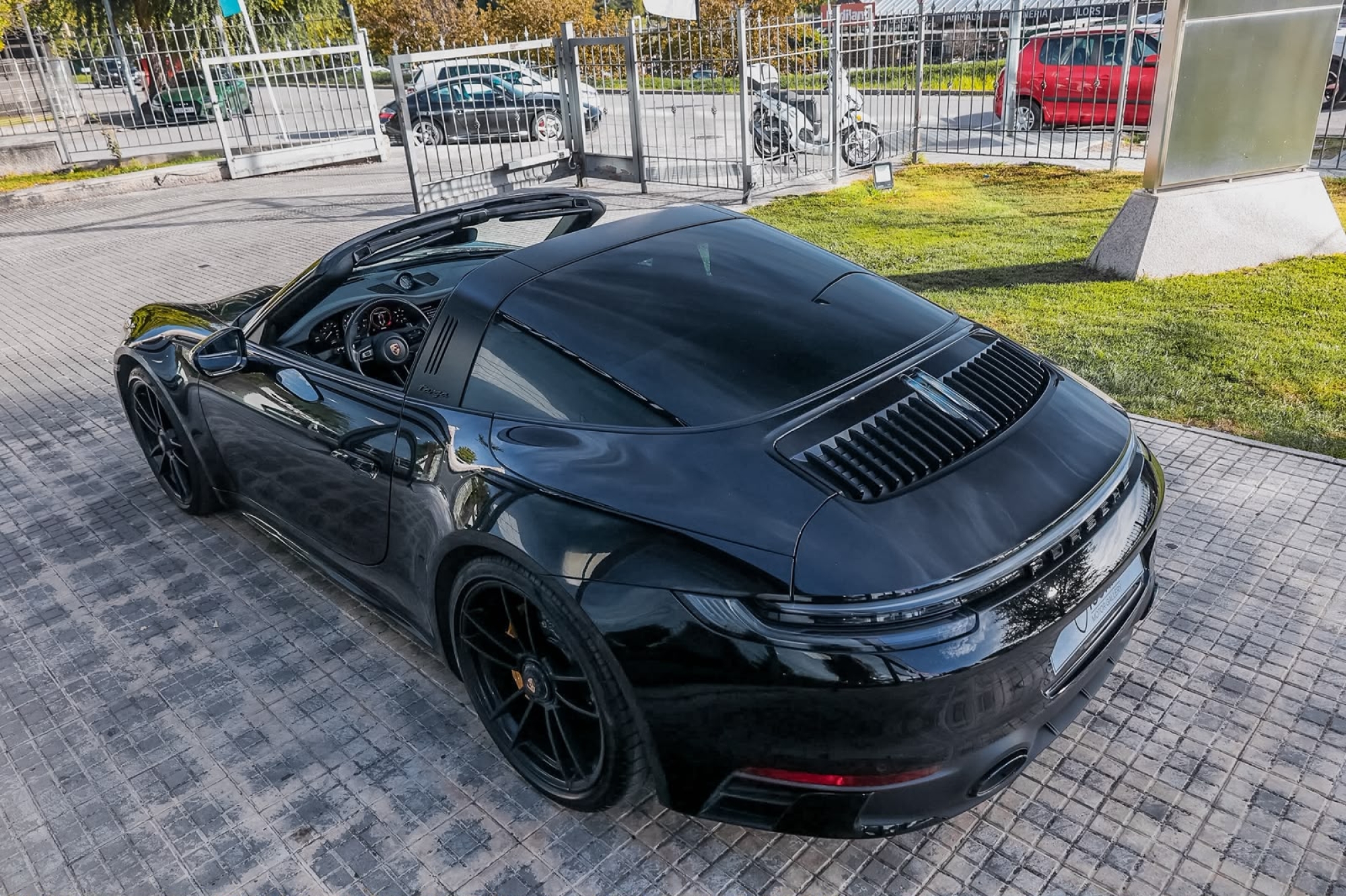 PORSCHE 911 TARGA 4 GTS