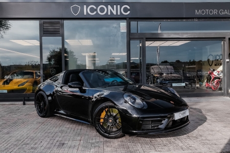 PORSCHE 911 TARGA 4 GTS