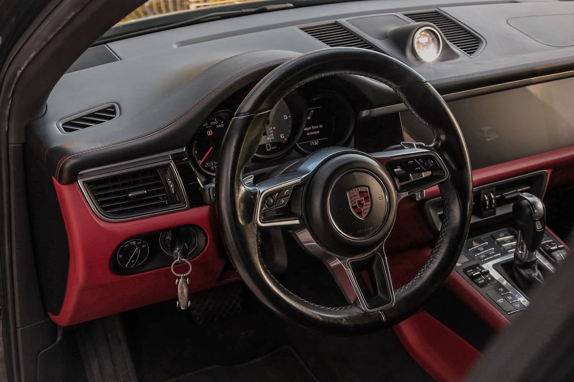 PORSCHE MACAN S