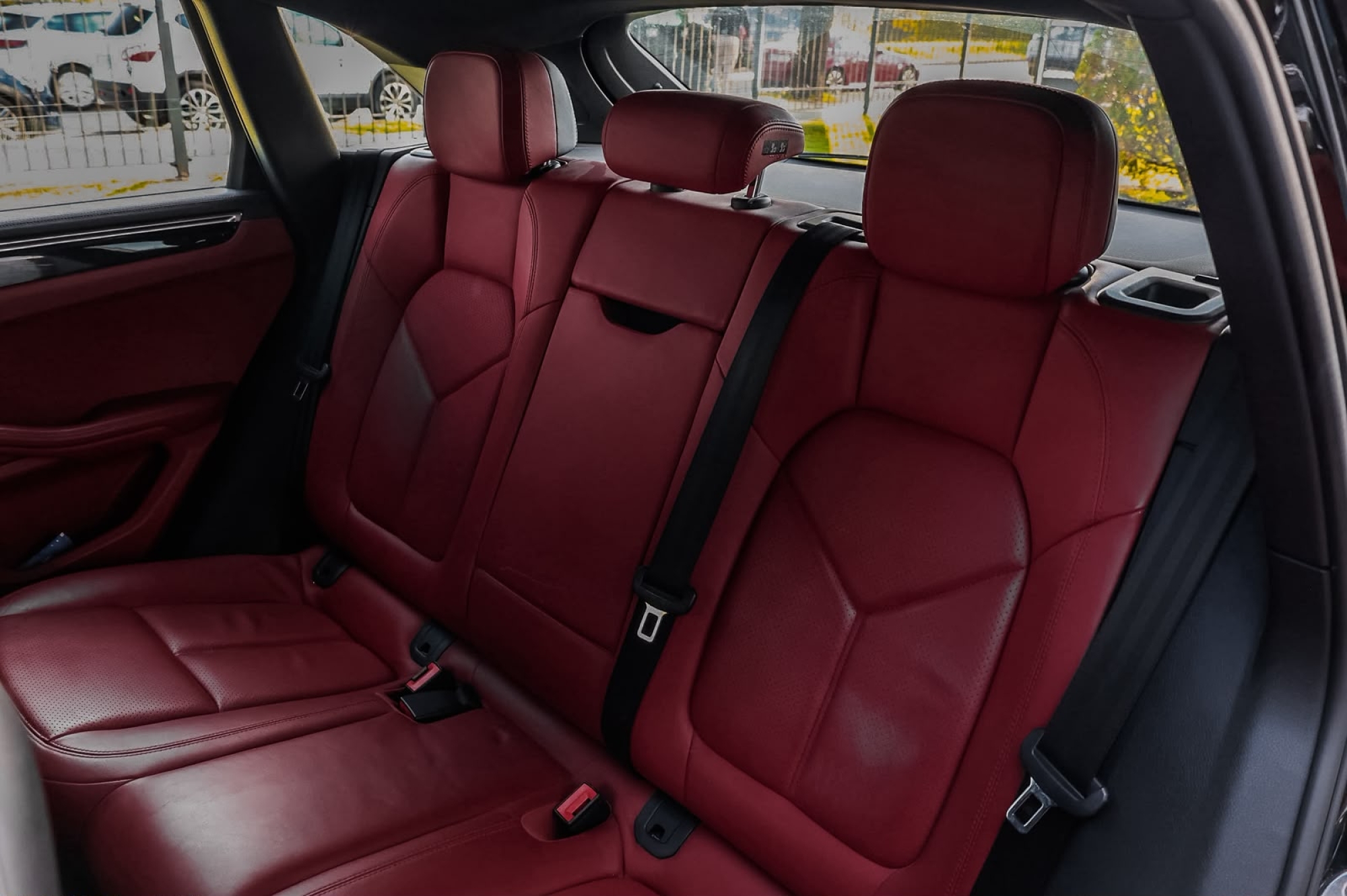 PORSCHE MACAN S