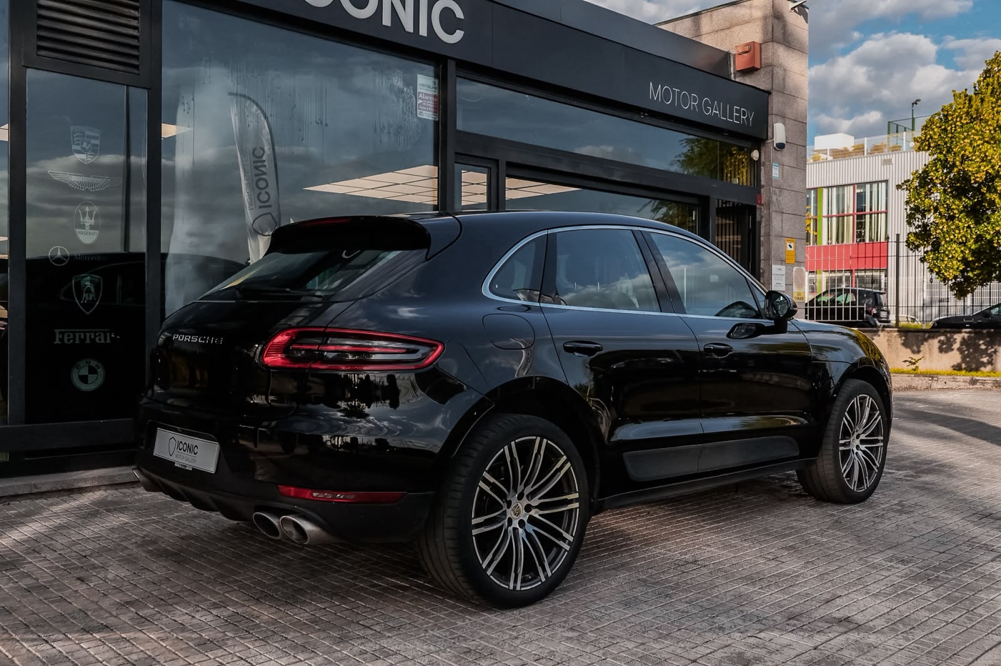 PORSCHE MACAN S