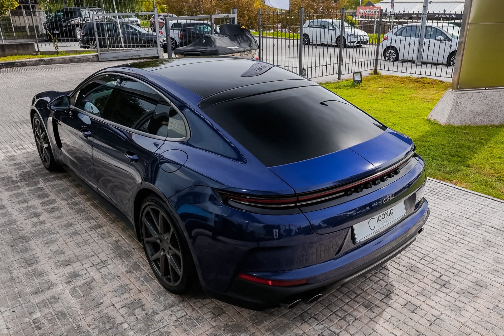 PORSCHE PANAMERA TURBO E-HYBRID