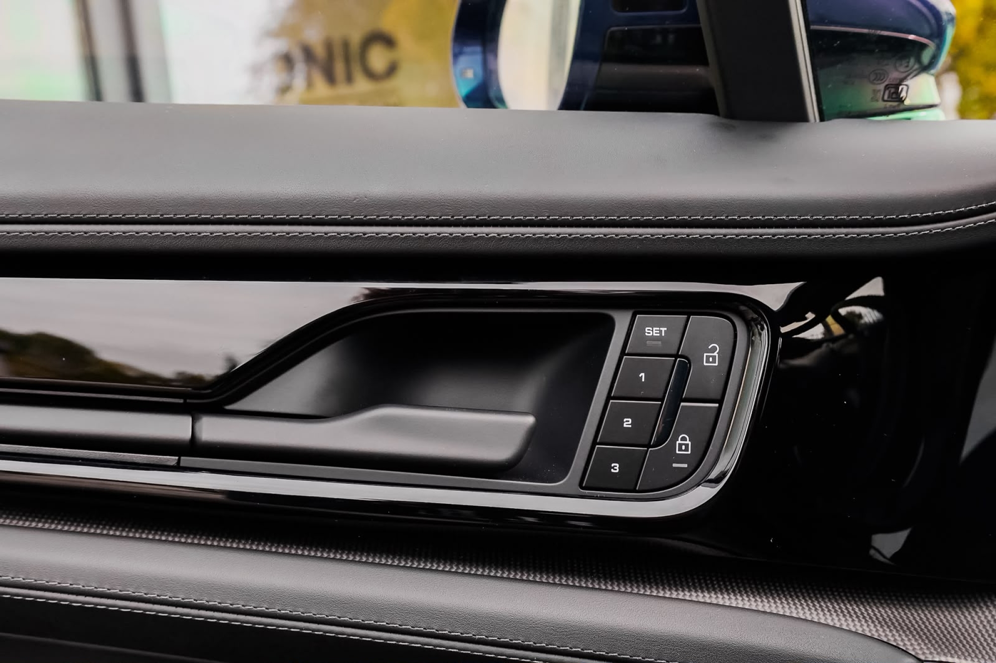 PORSCHE PANAMERA TURBO E-HYBRID