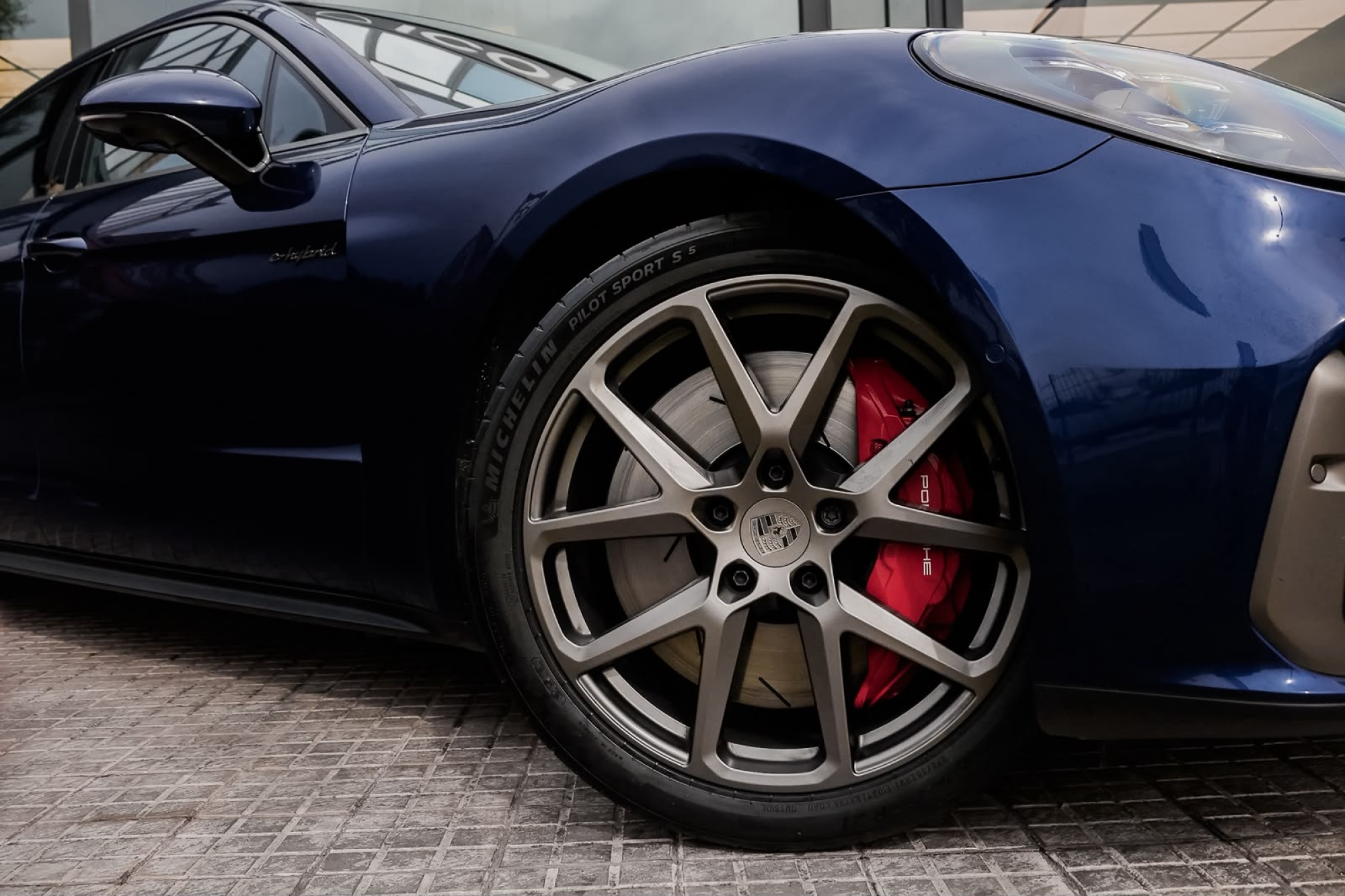 PORSCHE PANAMERA TURBO E-HYBRID