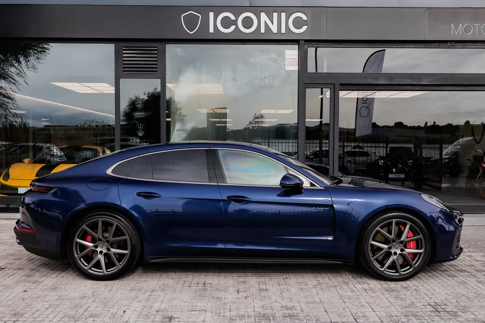 PORSCHE PANAMERA TURBO E-HYBRID