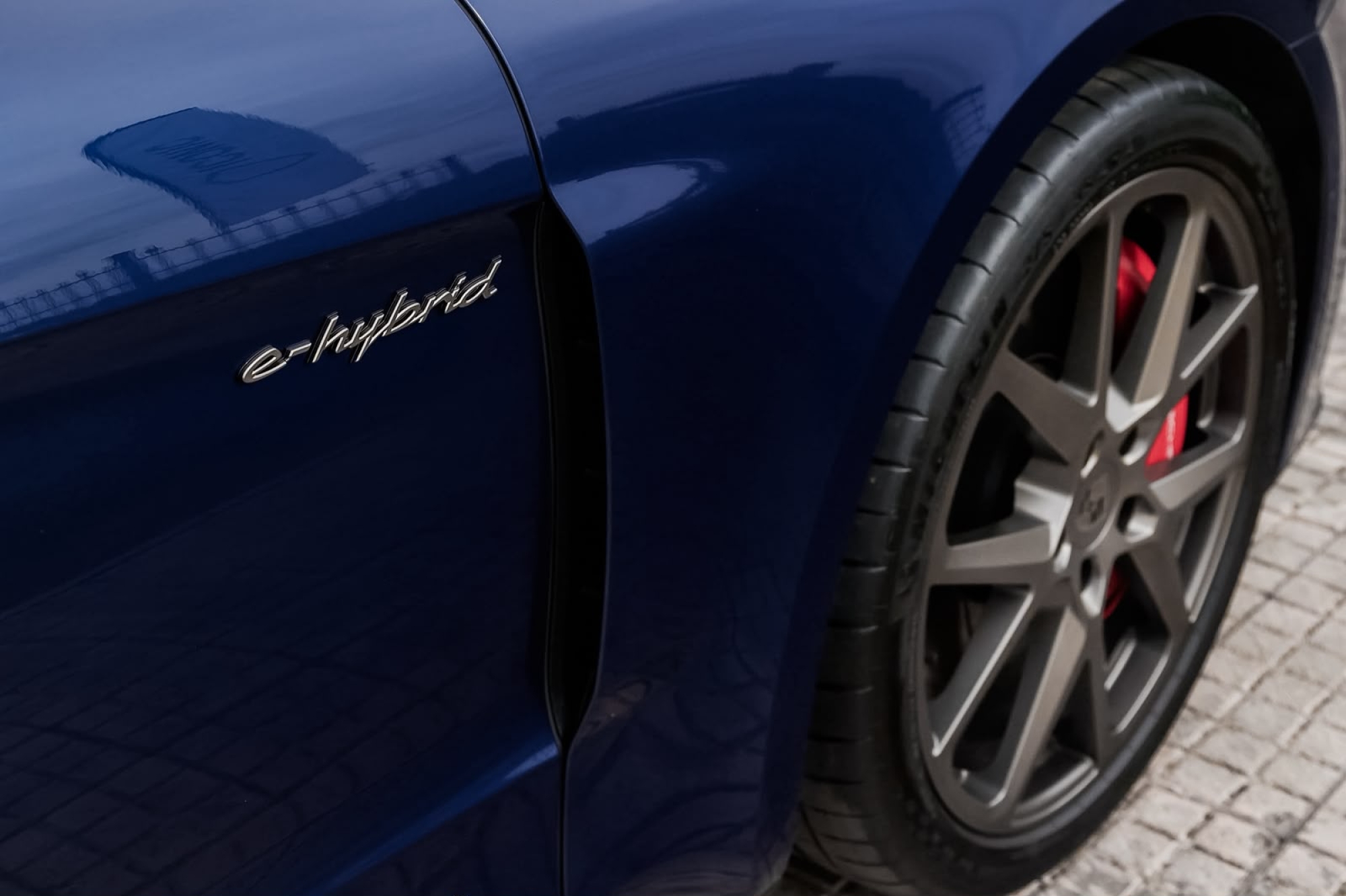 PORSCHE PANAMERA TURBO E-HYBRID