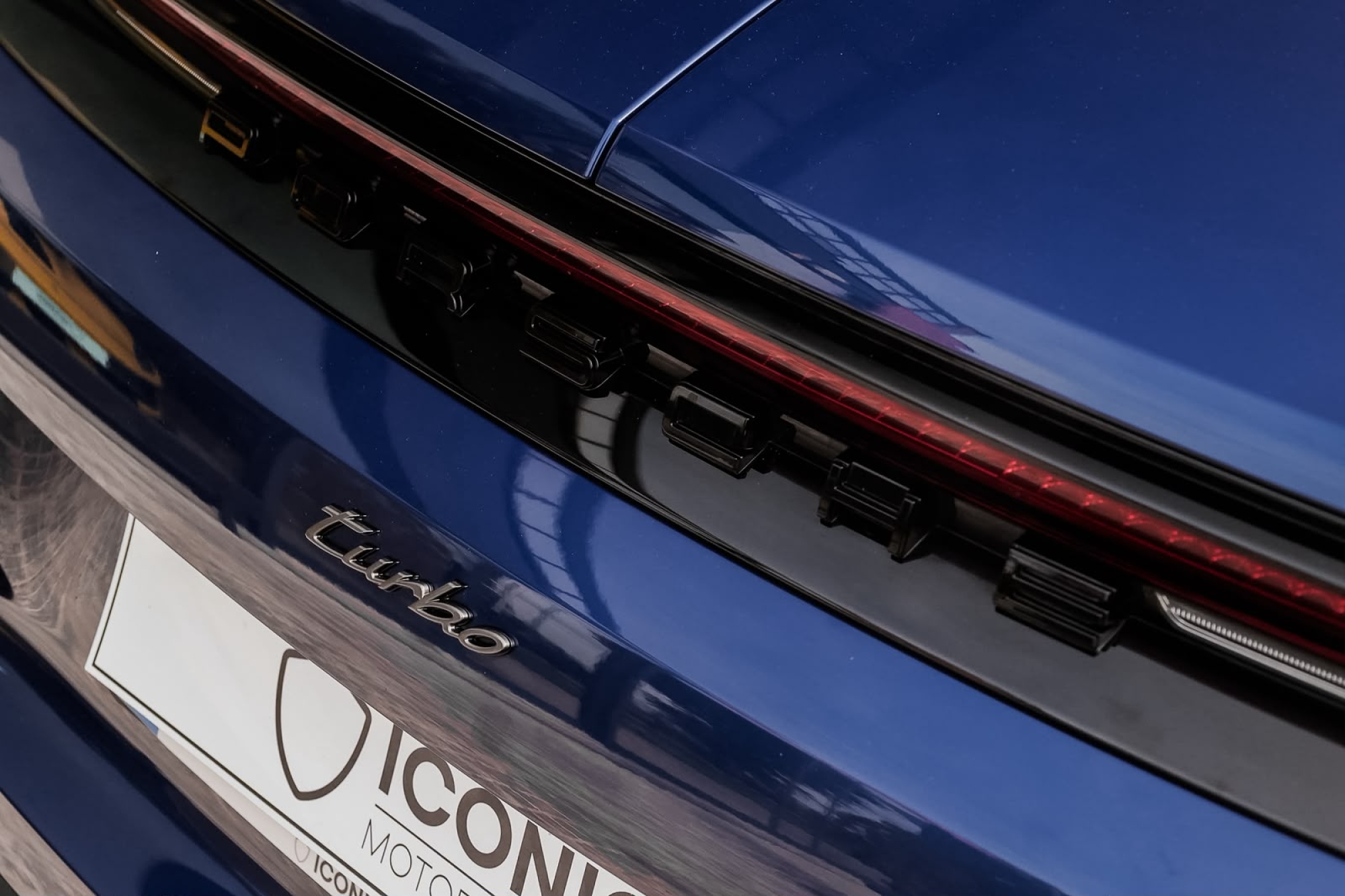 PORSCHE PANAMERA TURBO E-HYBRID