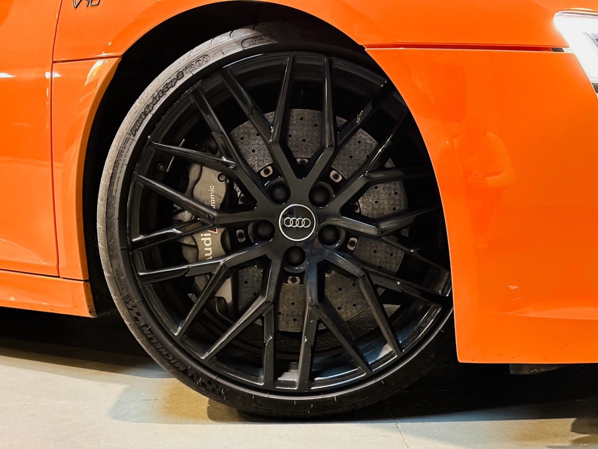 AUDI R8 V10 PLUS