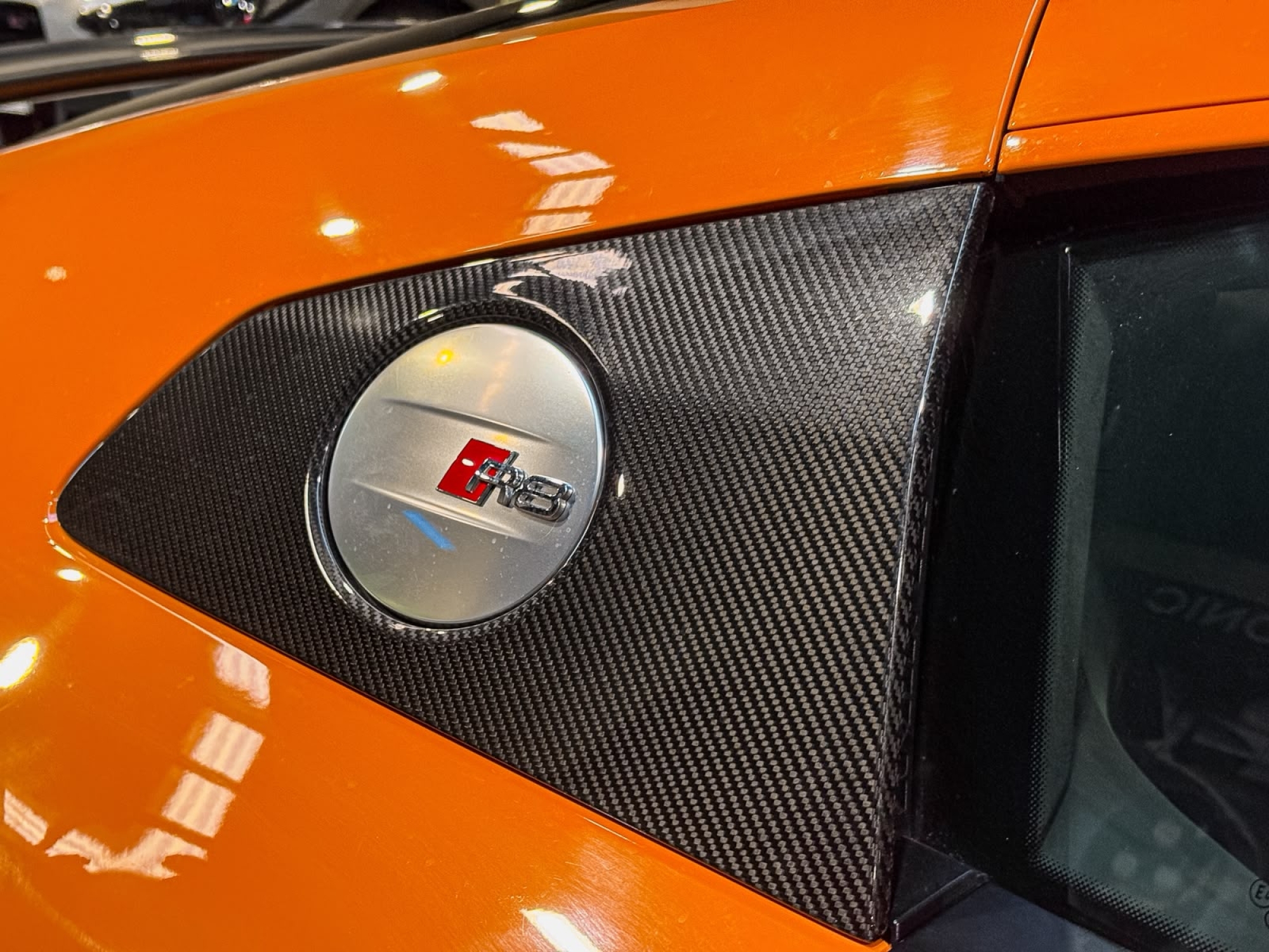 AUDI R8 V10 PLUS