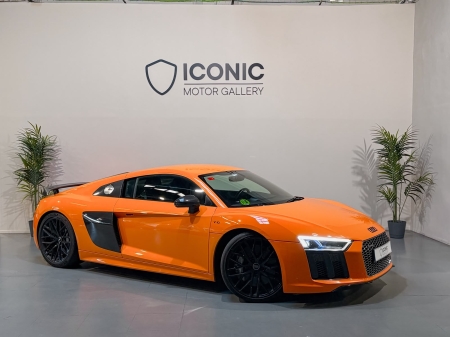 AUDI R8 V10 PLUS