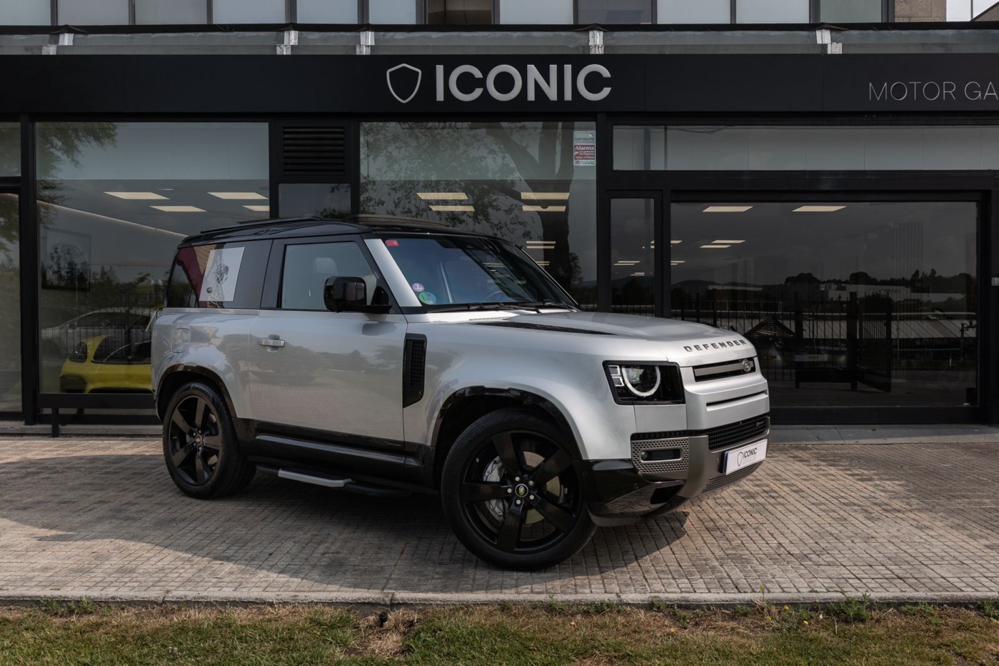 LAND-ROVER RANGE-ROVER DEFENDER 90 D300 3p X-DYNAMIC S