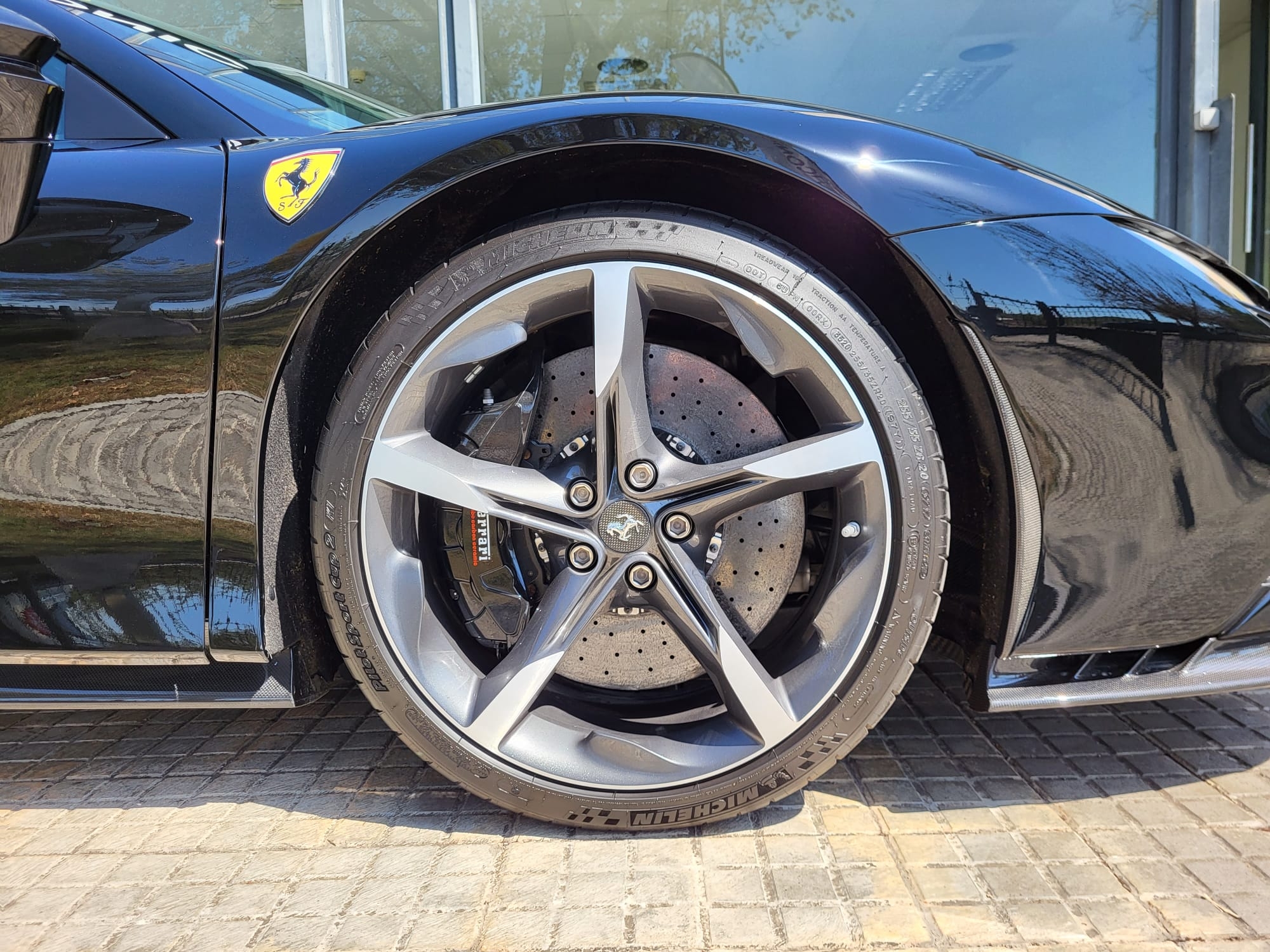 FERRARI SF90 ASSETO FIORANO