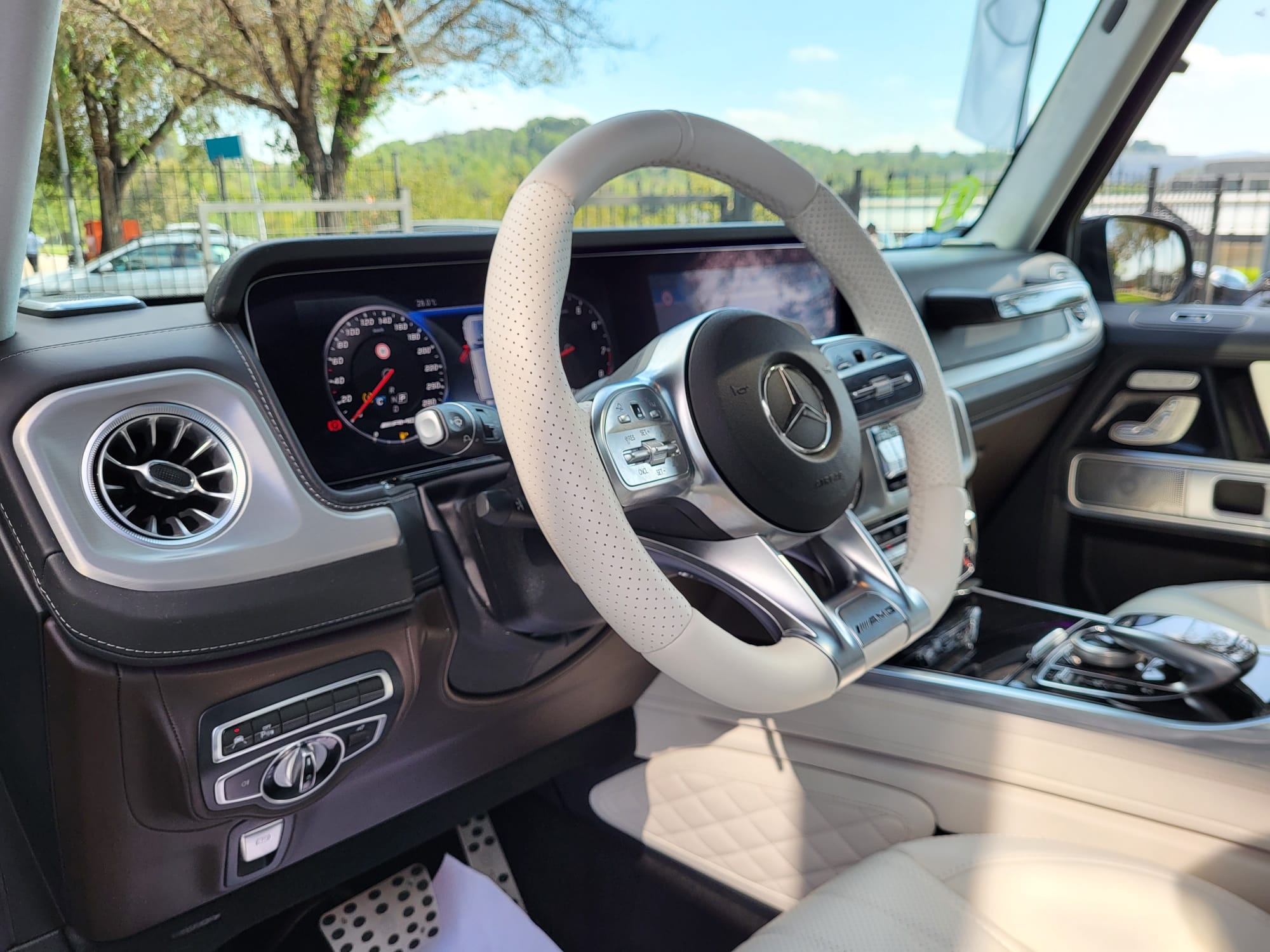 MERCEDES-BENZ G63 AMG BRABUS 700