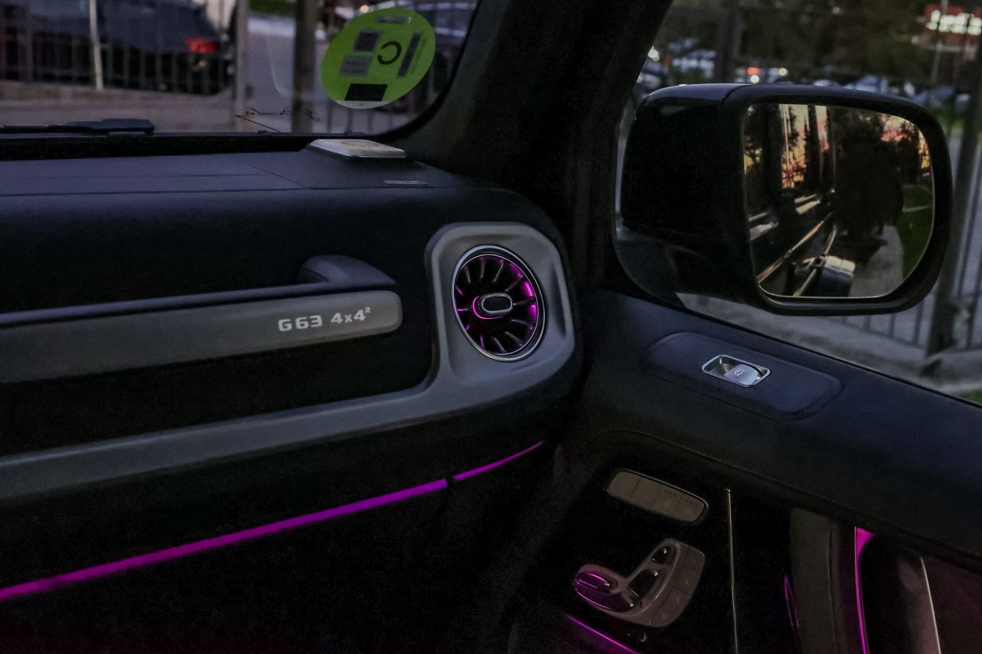 MERCEDES-BENZ G63 AMG 4X4 2