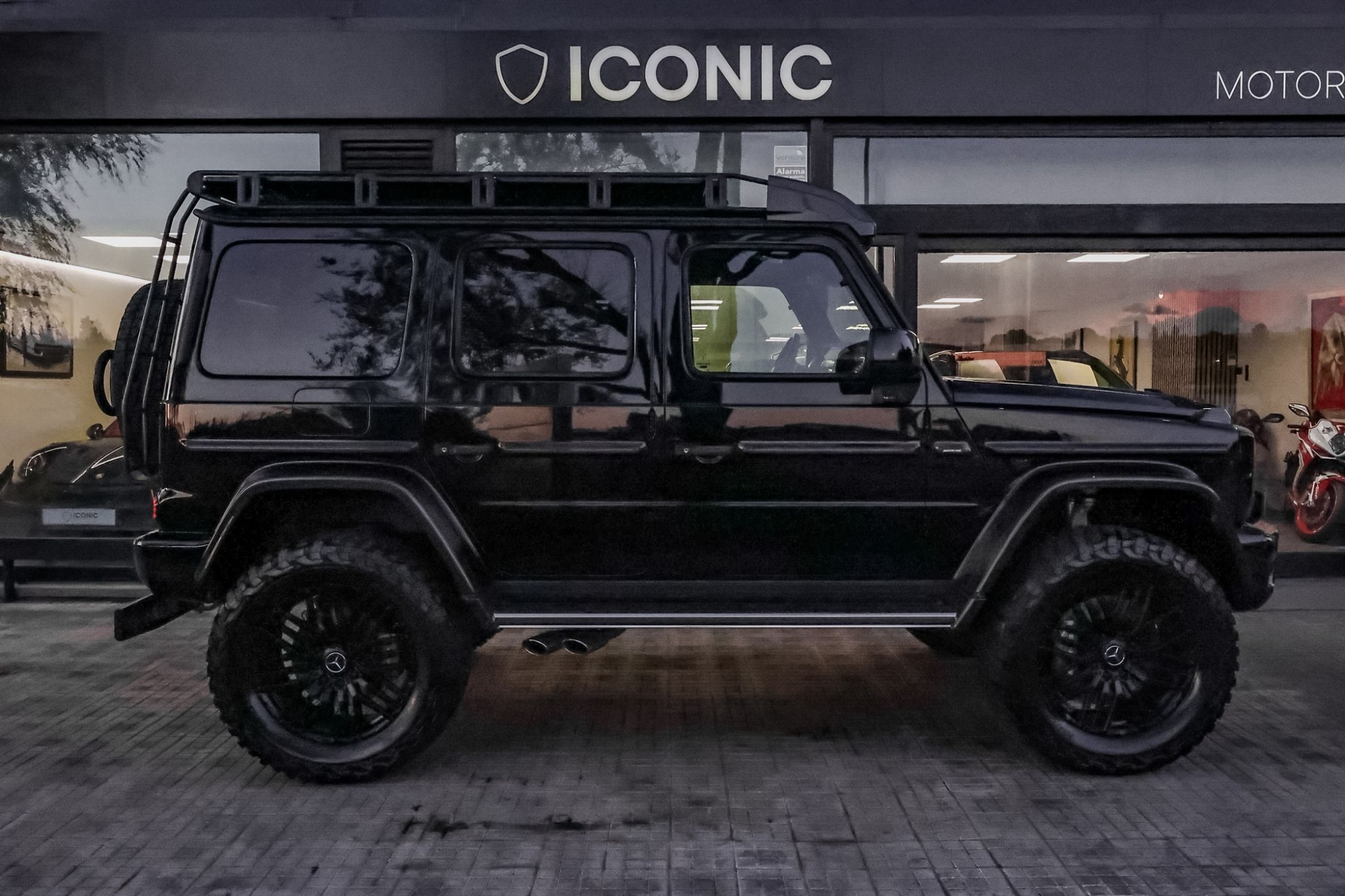 MERCEDES-BENZ G63 AMG 4X4 2