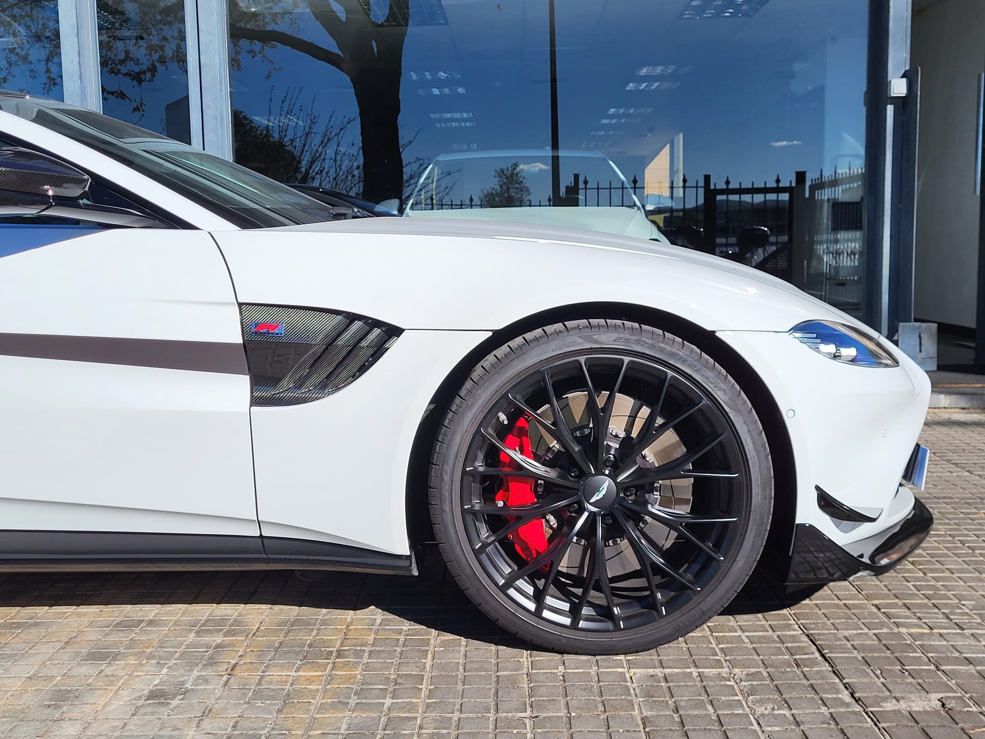 ASTON MARTIN VANTAGE F1 EDITION