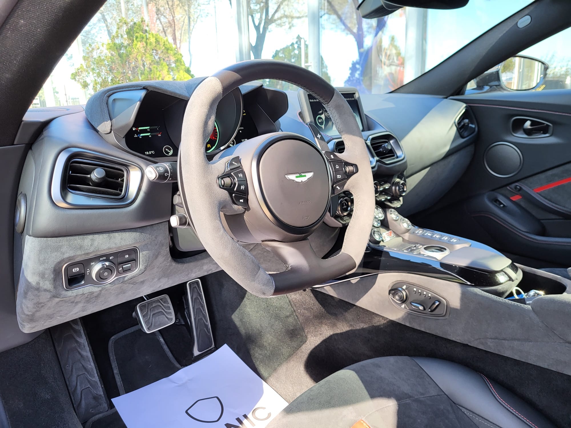 ASTON MARTIN VANTAGE F1 EDITION