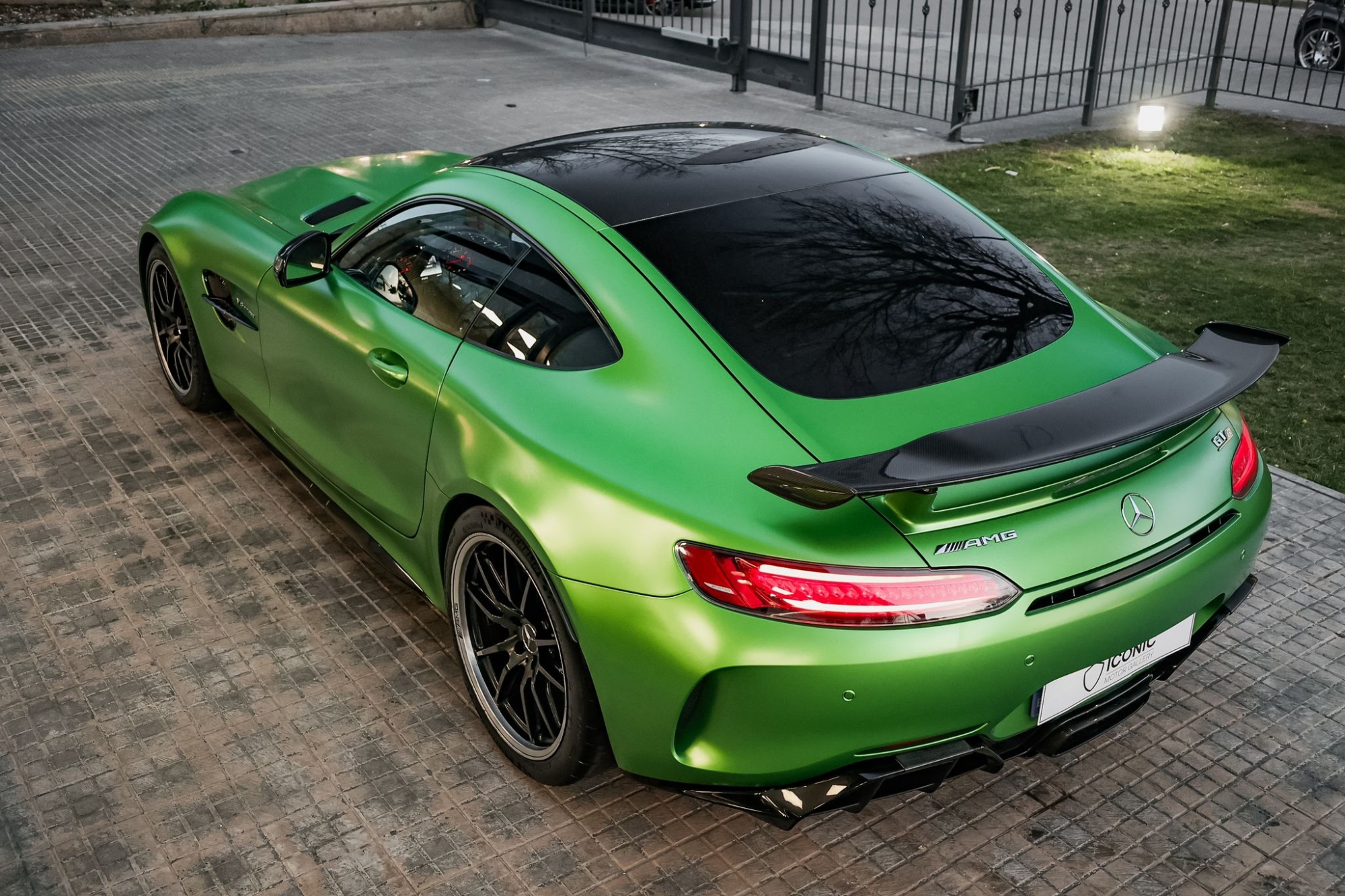 MERCEDES-BENZ AMG GT-R COUPÉ
