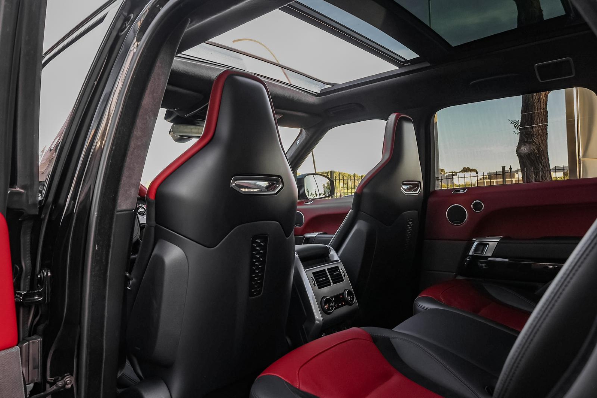 LAND ROVER RANGE ROVER SPORT SVR