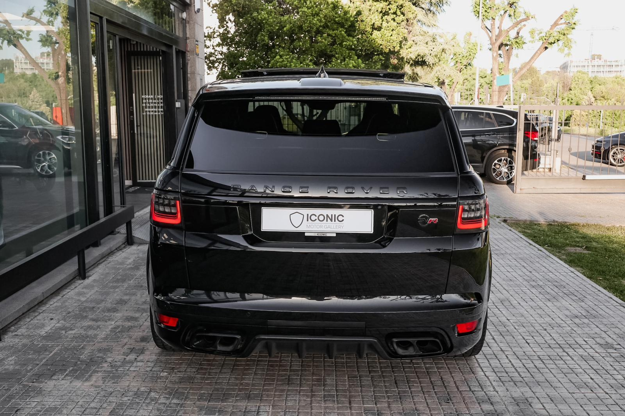 LAND ROVER RANGE ROVER SPORT SVR