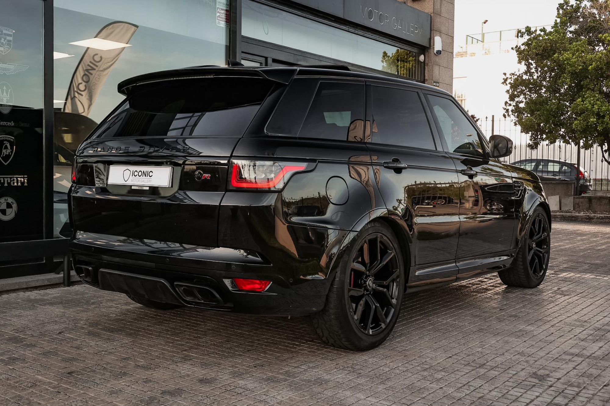 LAND ROVER RANGE ROVER SPORT SVR