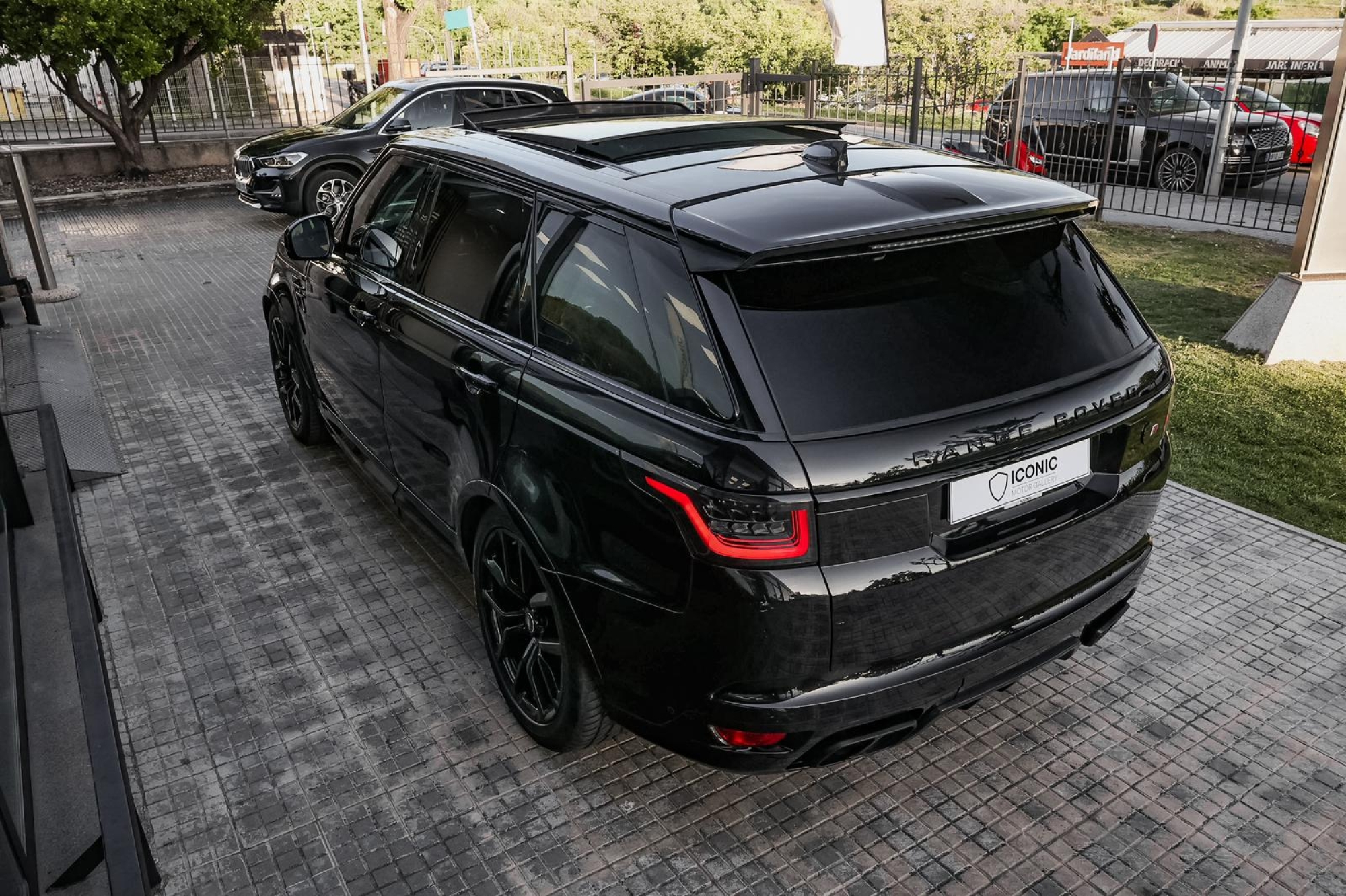 LAND ROVER RANGE ROVER SPORT SVR
