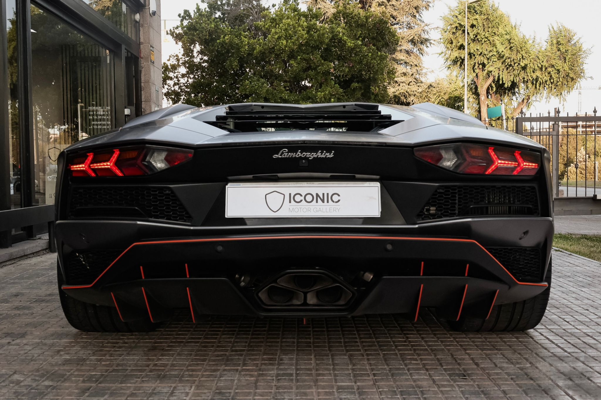LAMBORGHINI AVENTADOR S