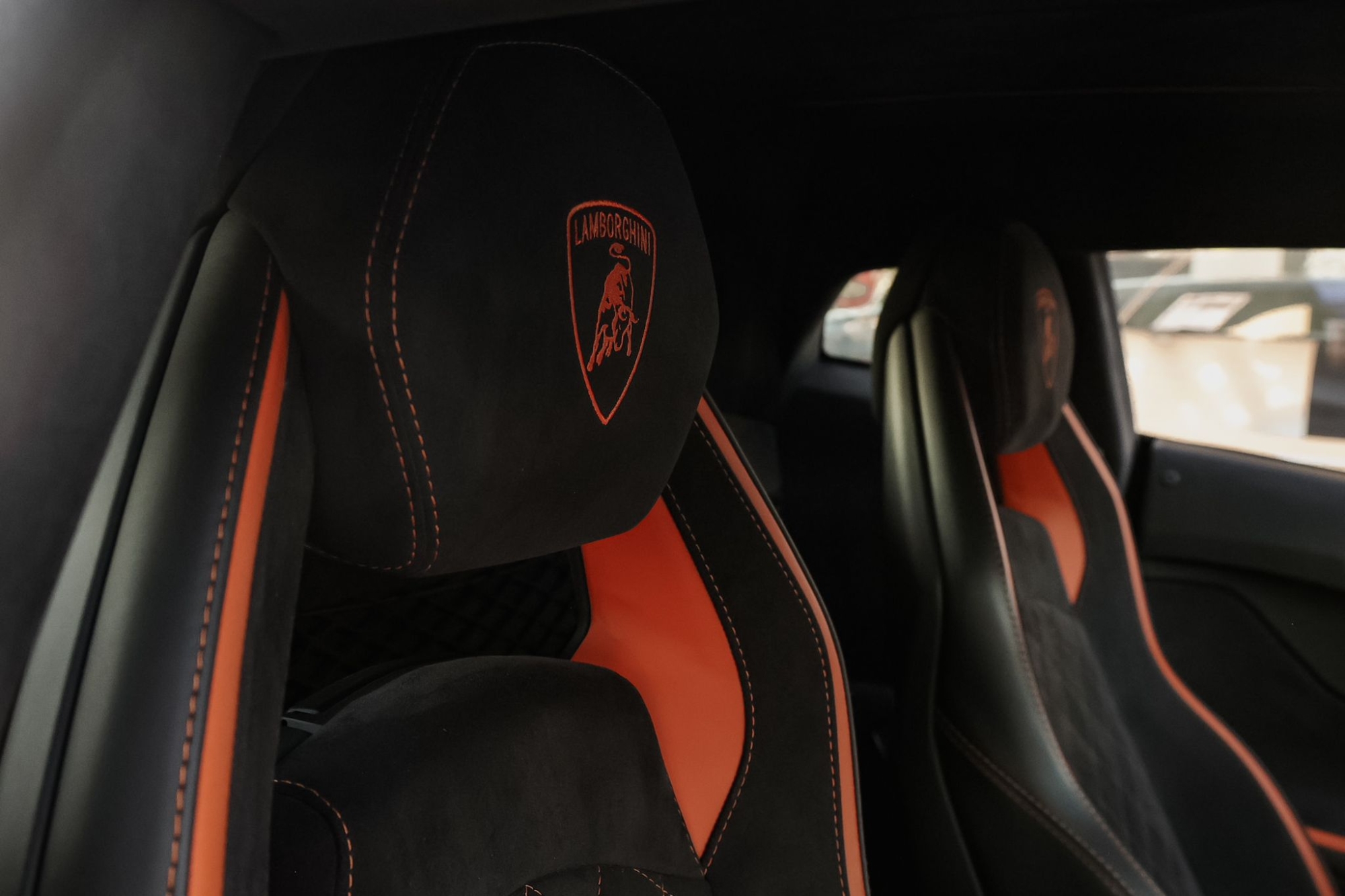 LAMBORGHINI AVENTADOR S