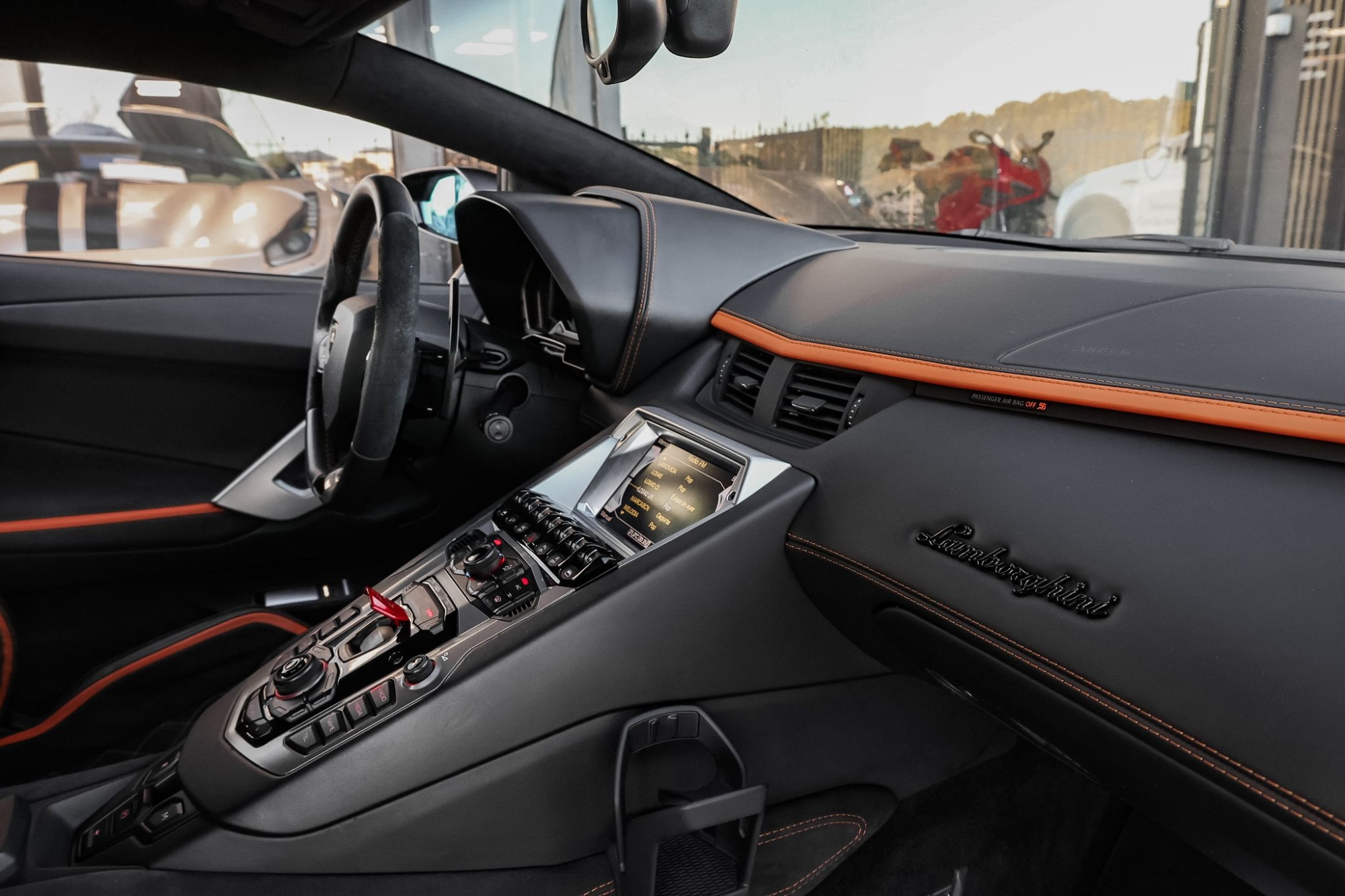 LAMBORGHINI AVENTADOR S