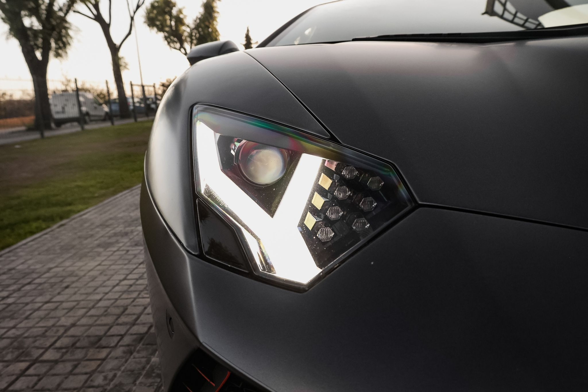 LAMBORGHINI AVENTADOR S