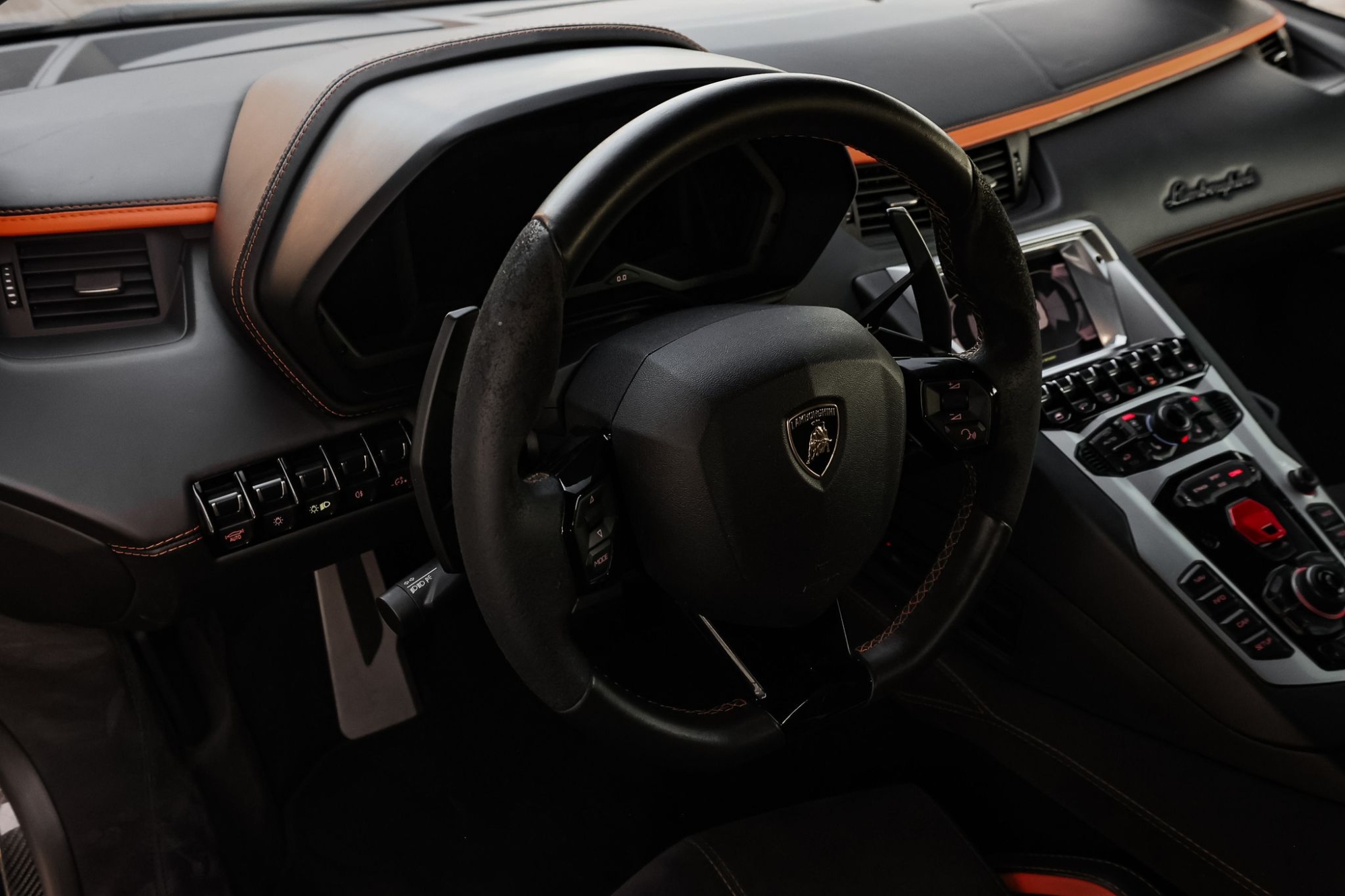 LAMBORGHINI AVENTADOR S