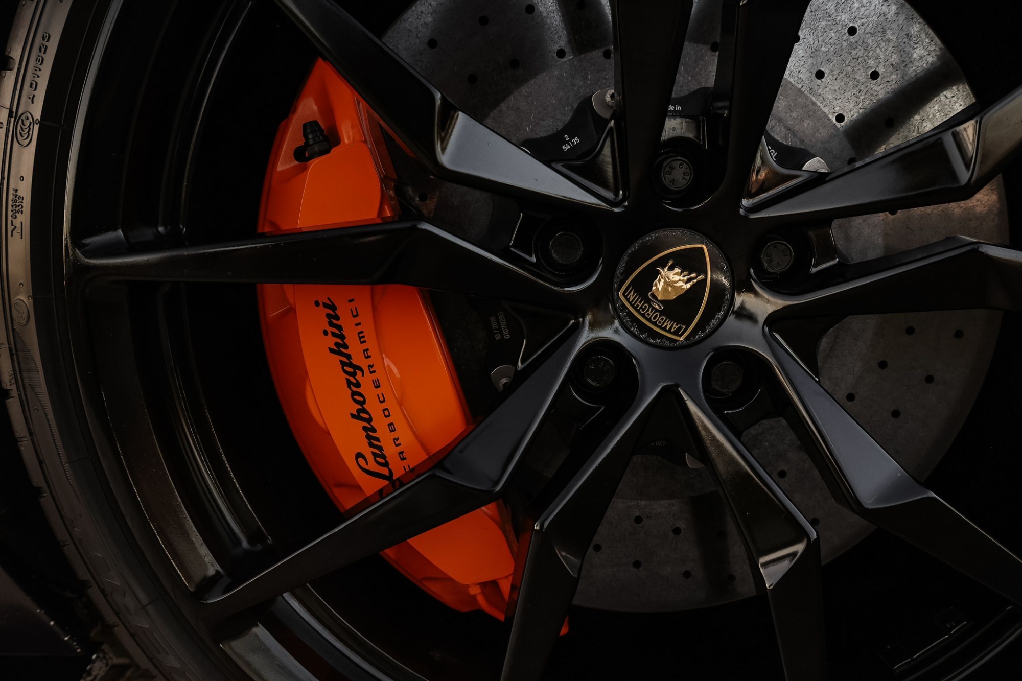 LAMBORGHINI AVENTADOR S
