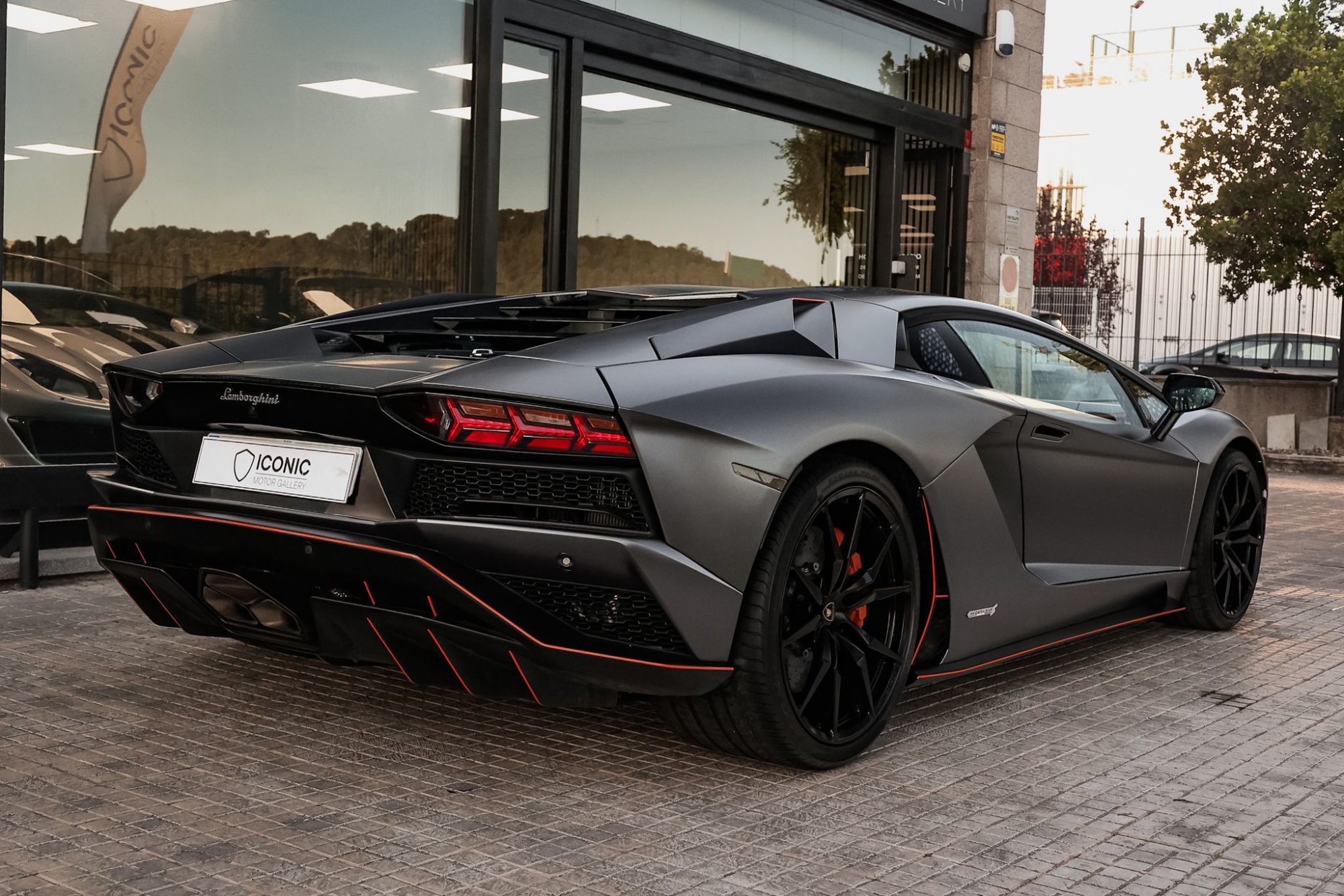 LAMBORGHINI AVENTADOR S
