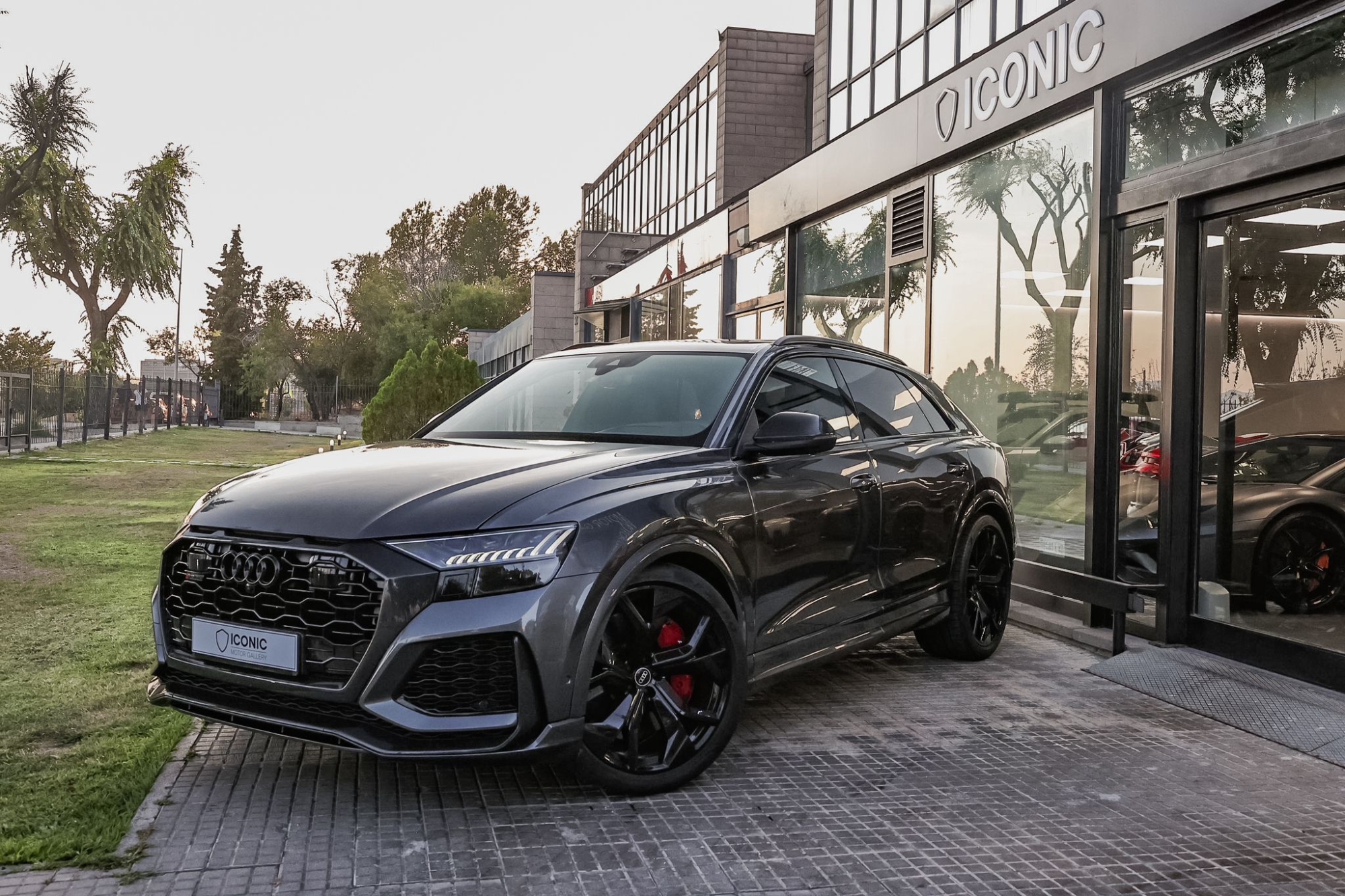 AUDI RSQ8