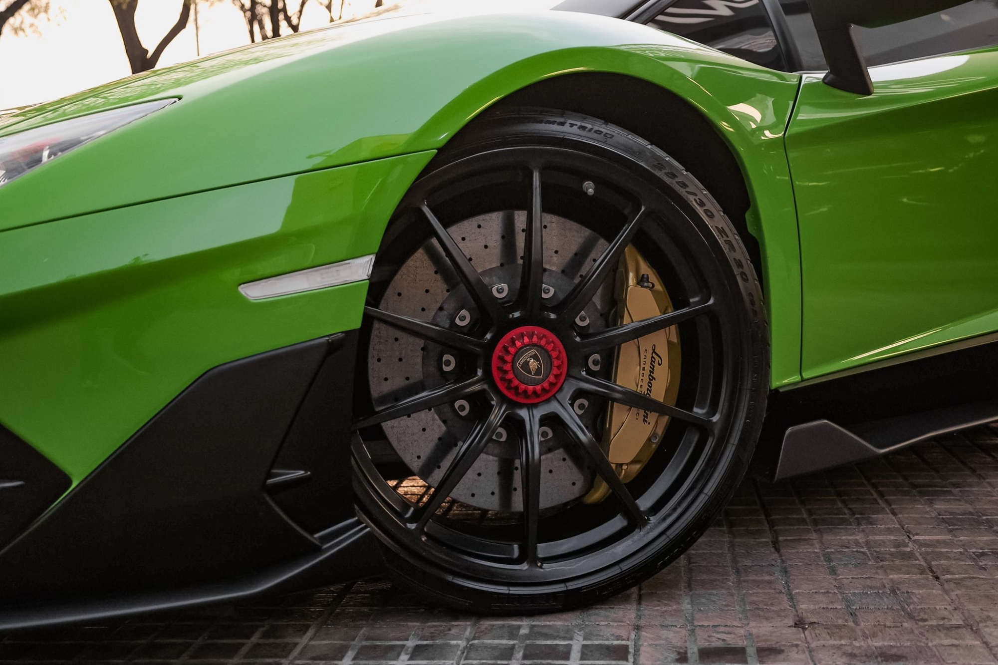 LAMBORGHINI AVENTADOR SVJ 770-4 