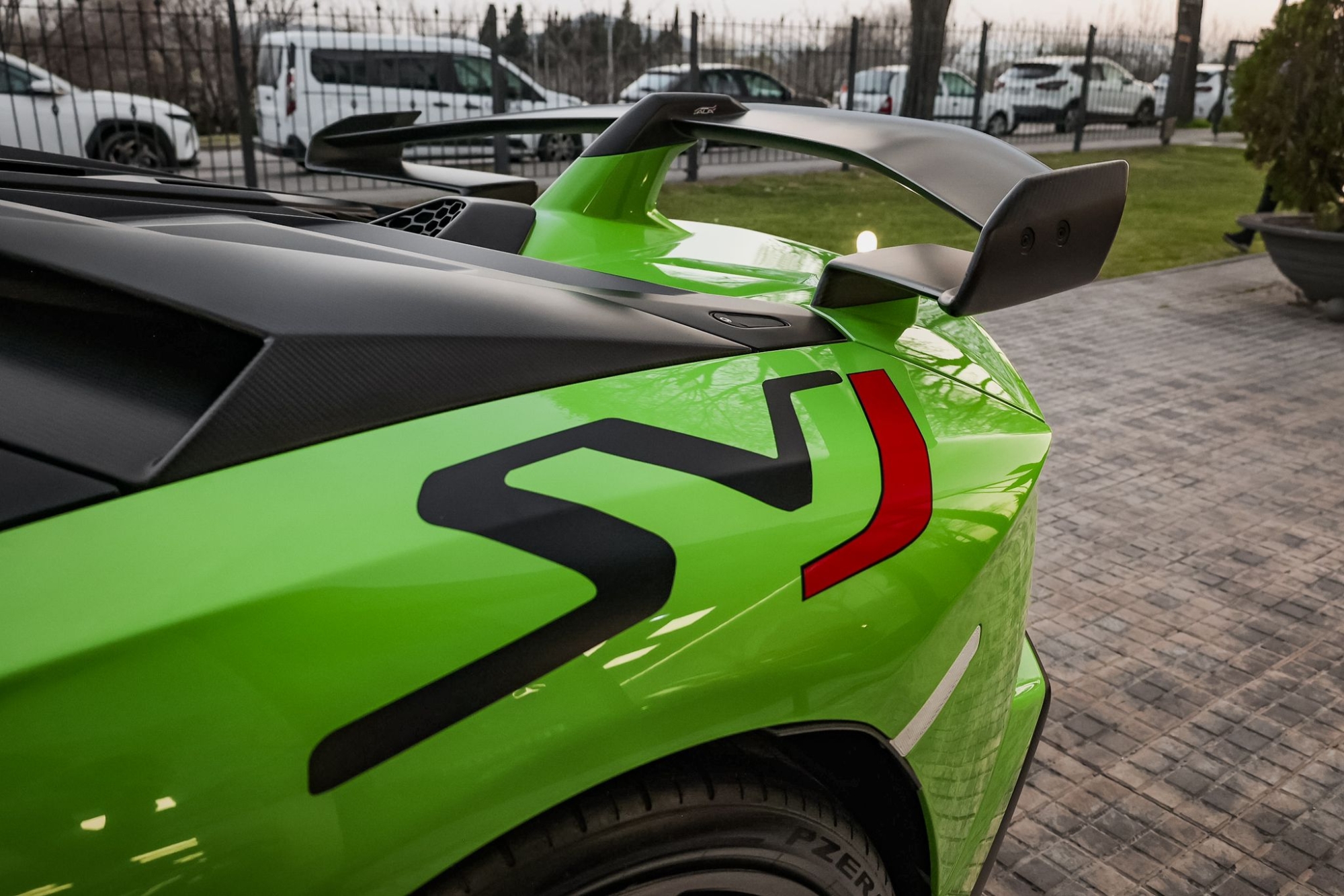 LAMBORGHINI AVENTADOR SVJ 770-4 