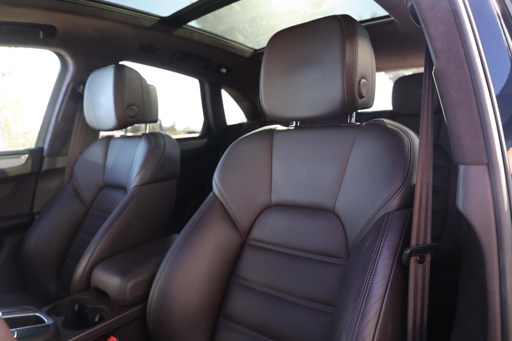 PORSCHE MACAN TURBO