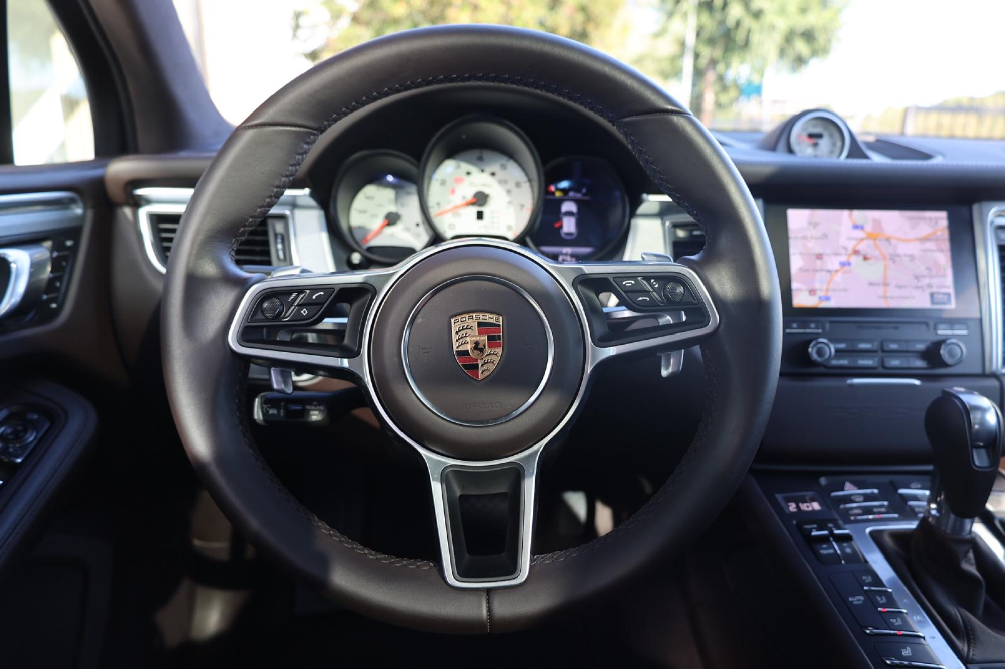 PORSCHE MACAN TURBO