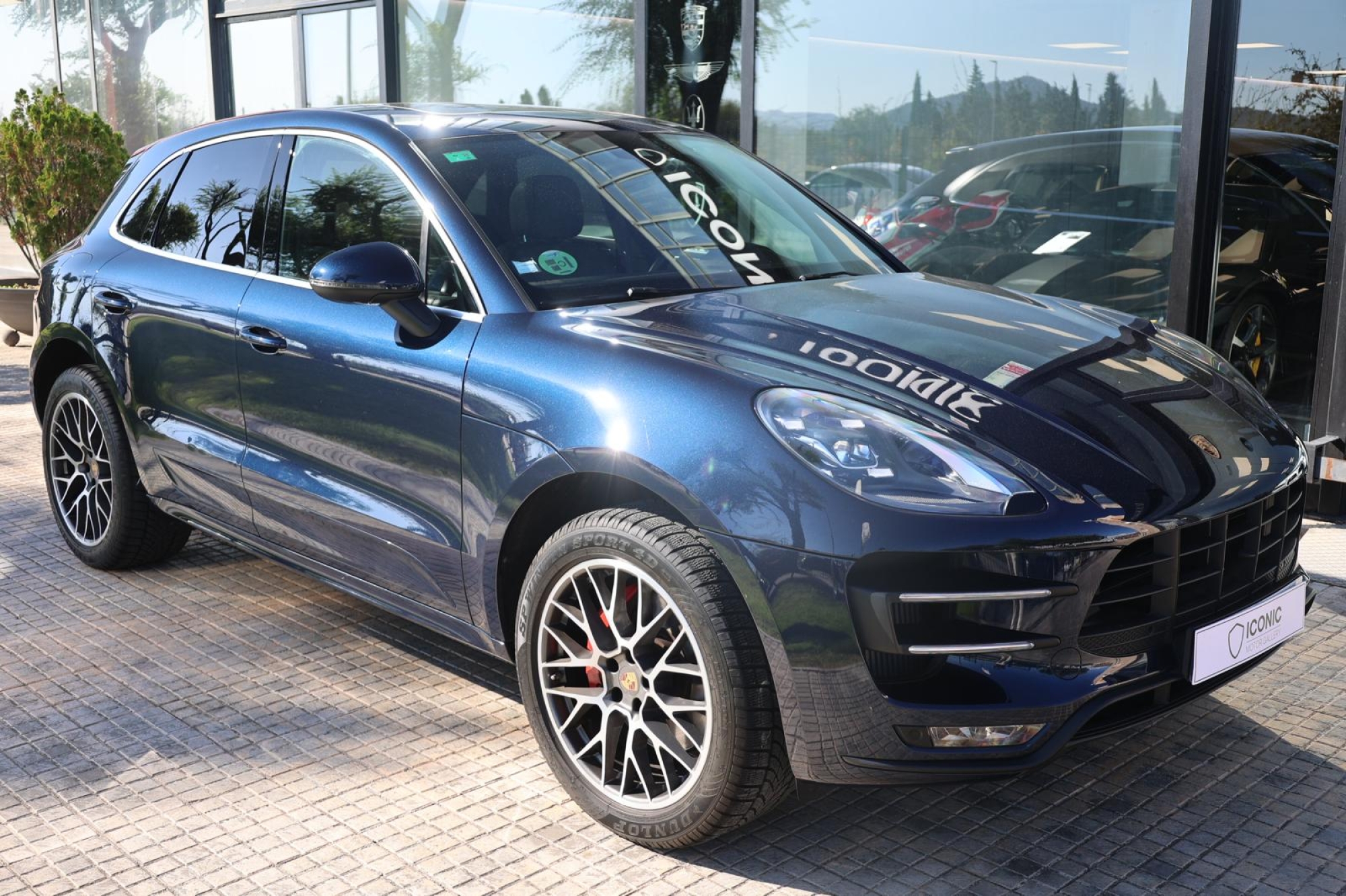 PORSCHE MACAN TURBO