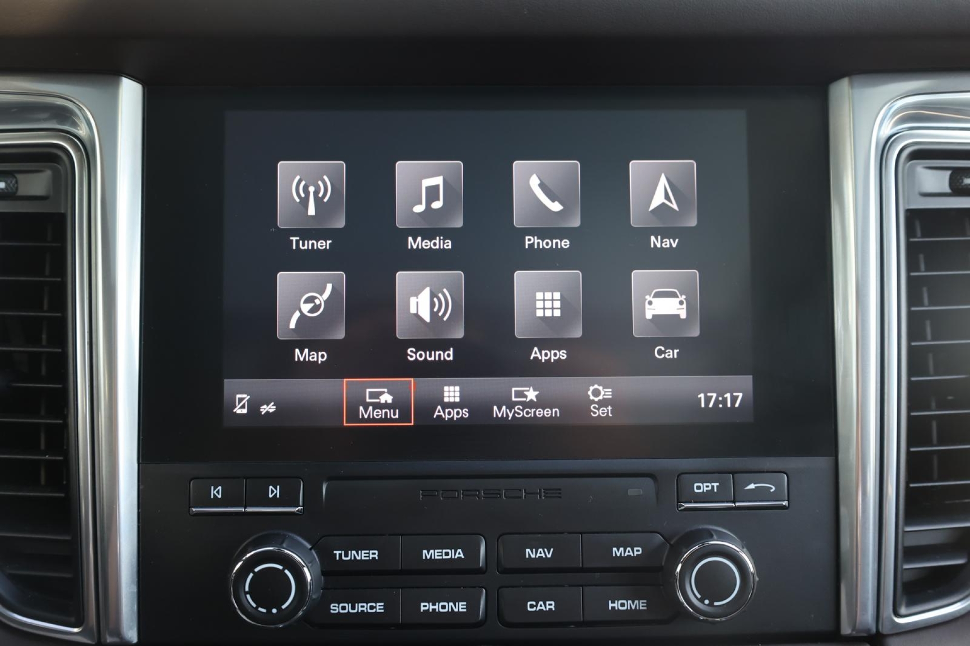 PORSCHE MACAN TURBO