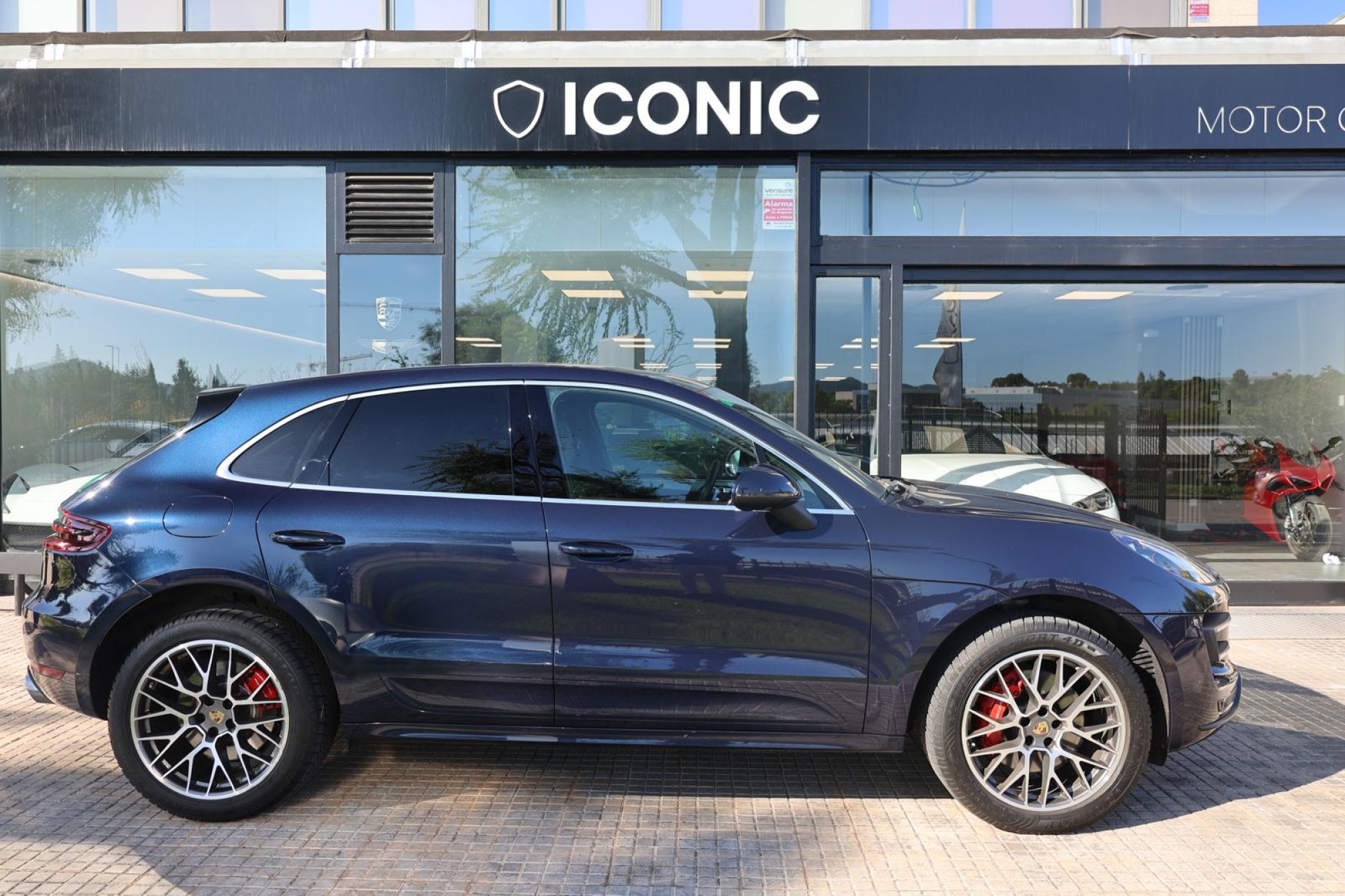 PORSCHE MACAN TURBO