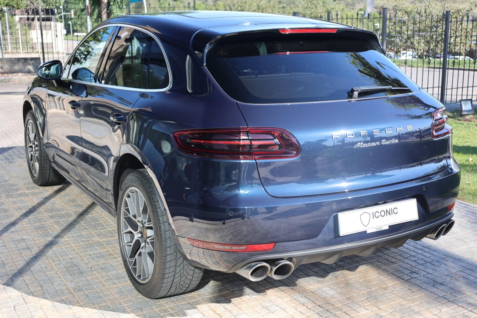 PORSCHE MACAN TURBO