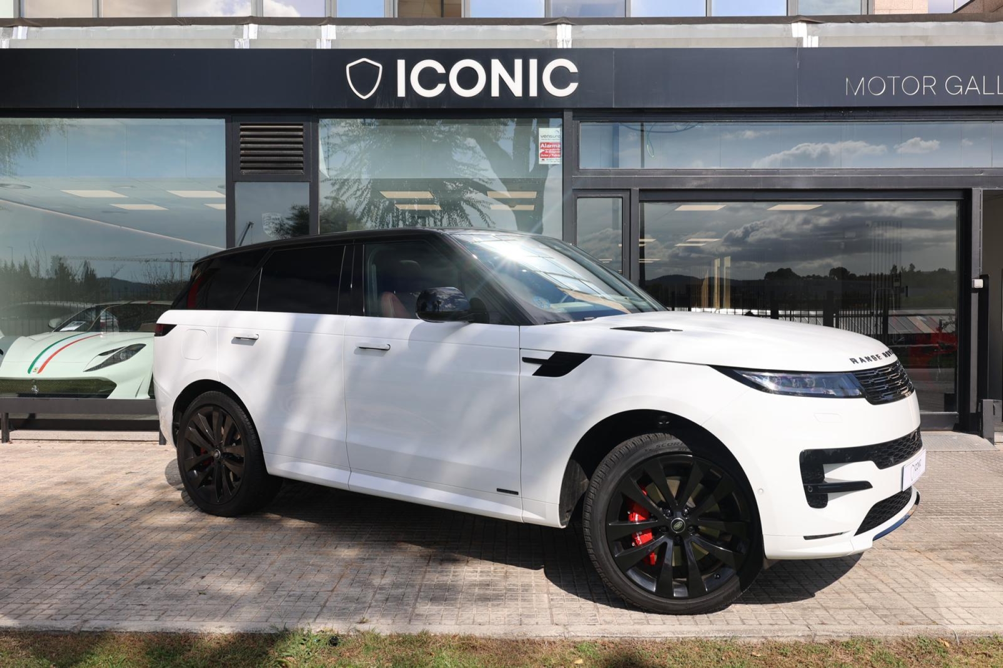 LAND ROVER RANGE ROVER SPORT HYBRID AUTOBIOGRAPHY
