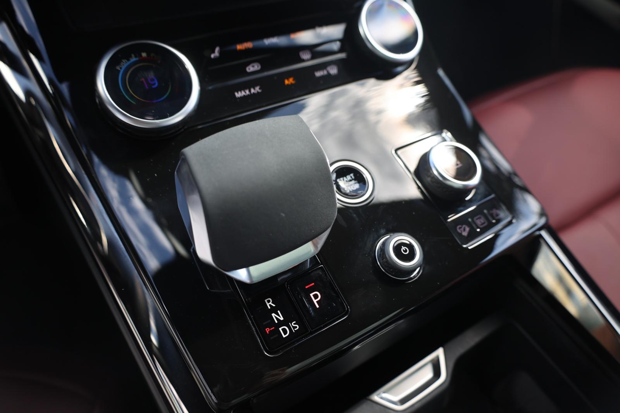 LAND ROVER RANGE ROVER SPORT HYBRID AUTOBIOGRAPHY