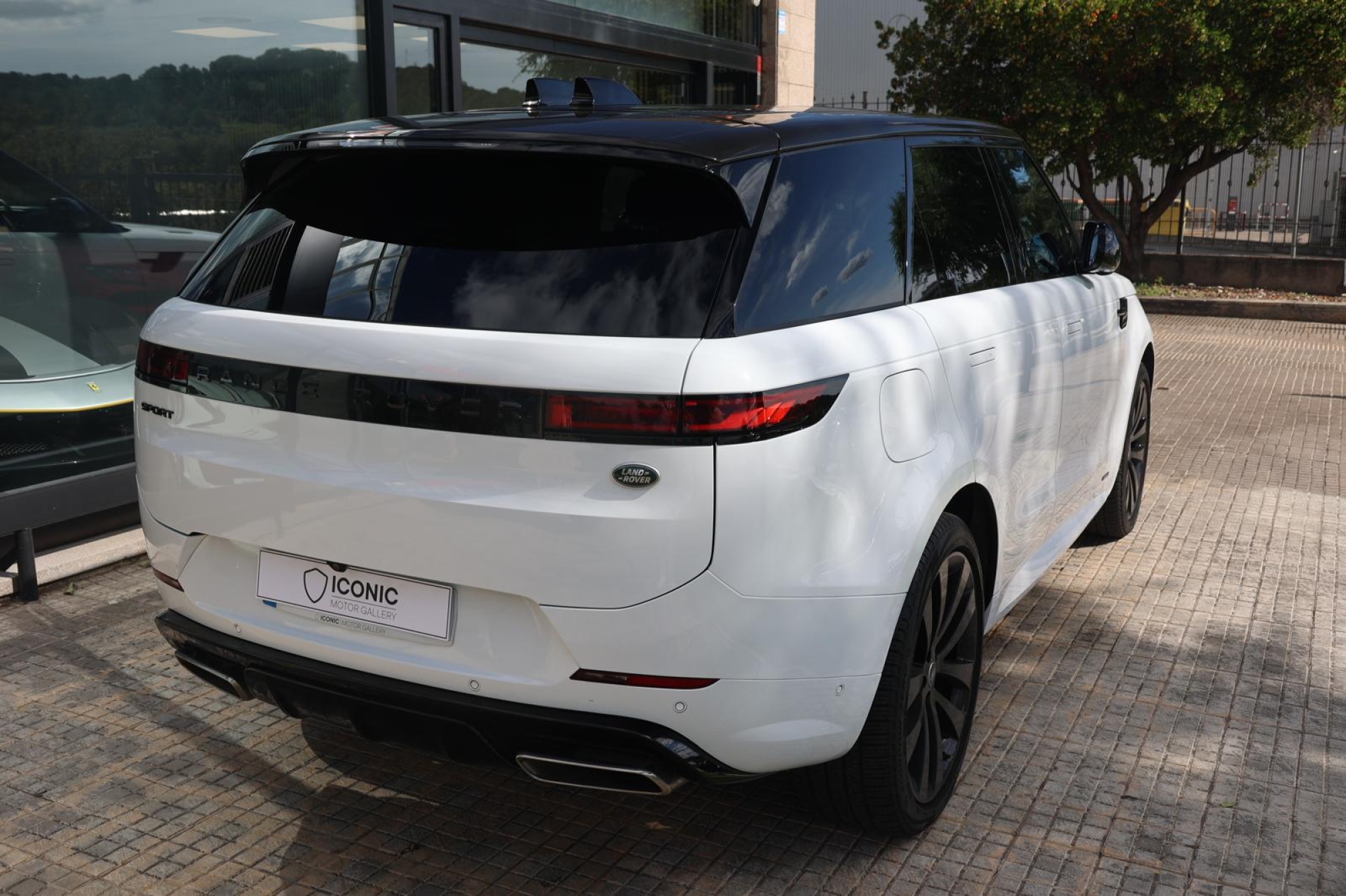 LAND ROVER RANGE ROVER SPORT HYBRID AUTOBIOGRAPHY