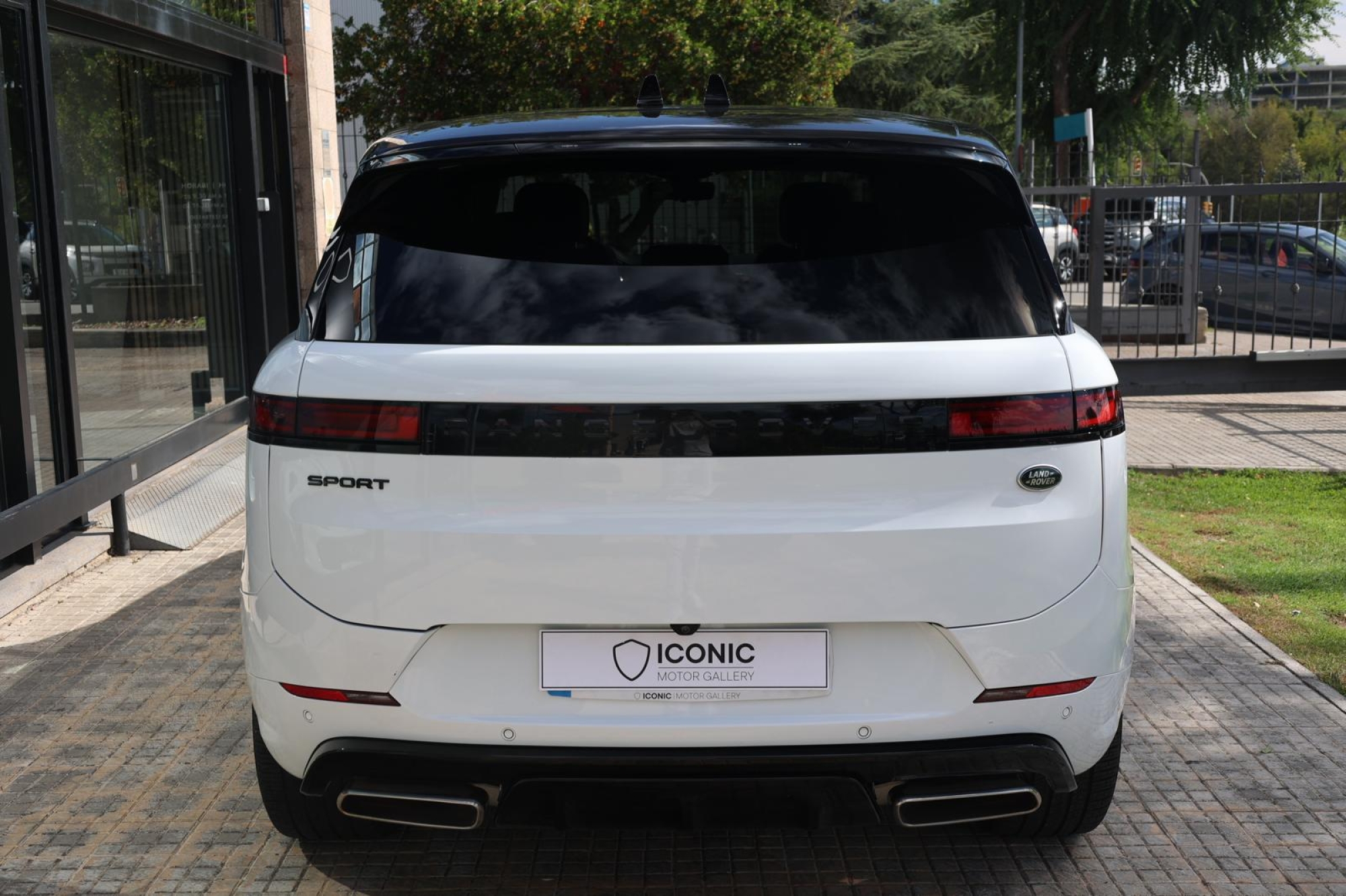 LAND ROVER RANGE ROVER SPORT HYBRID AUTOBIOGRAPHY
