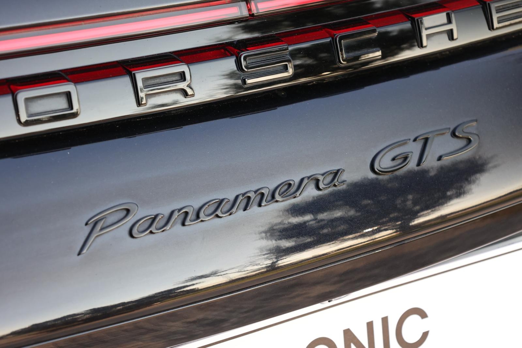 PORSCHE PANAMERA GTS