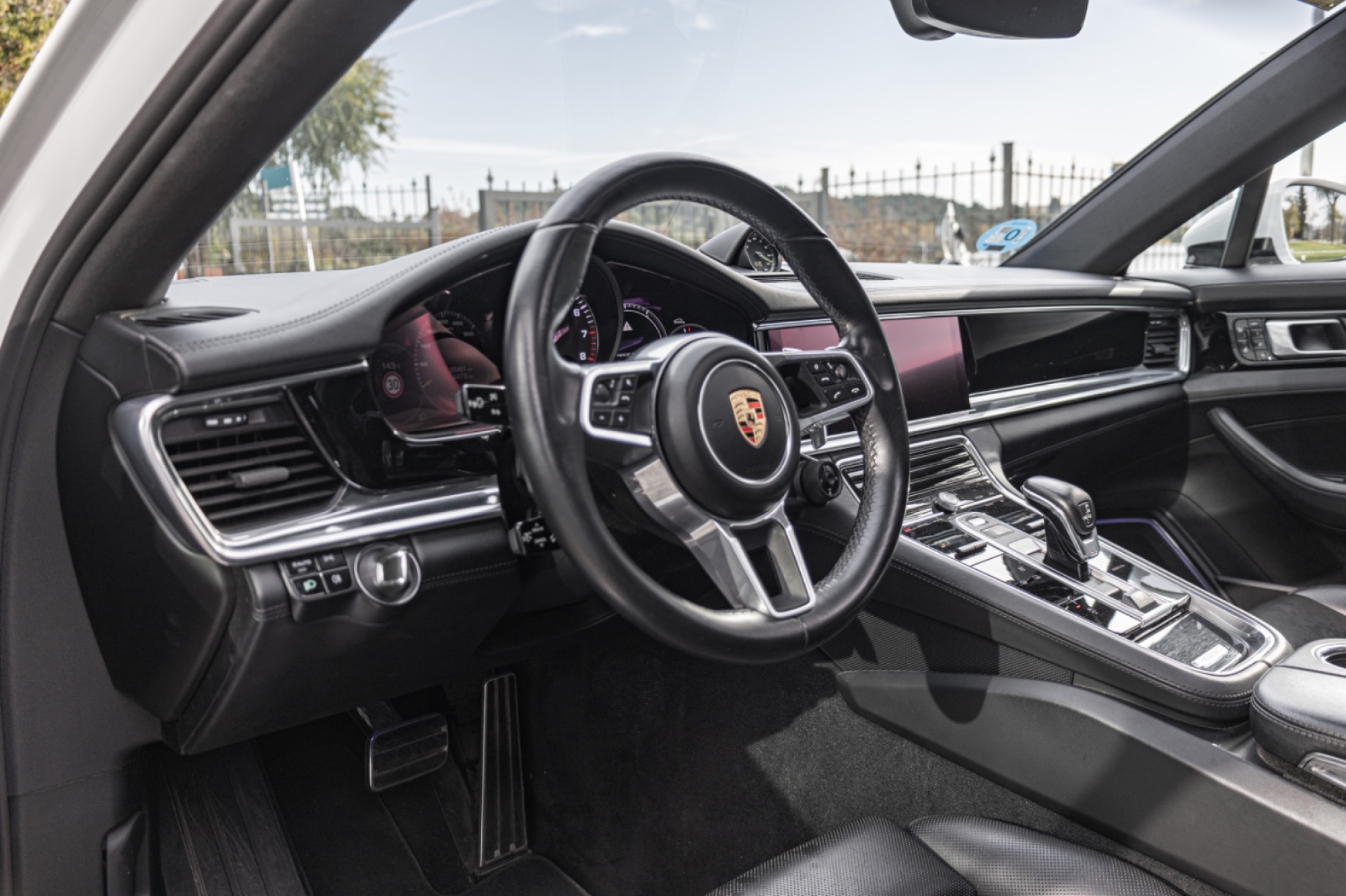 PORSCHE PANAMERA 4 E-HYBRID