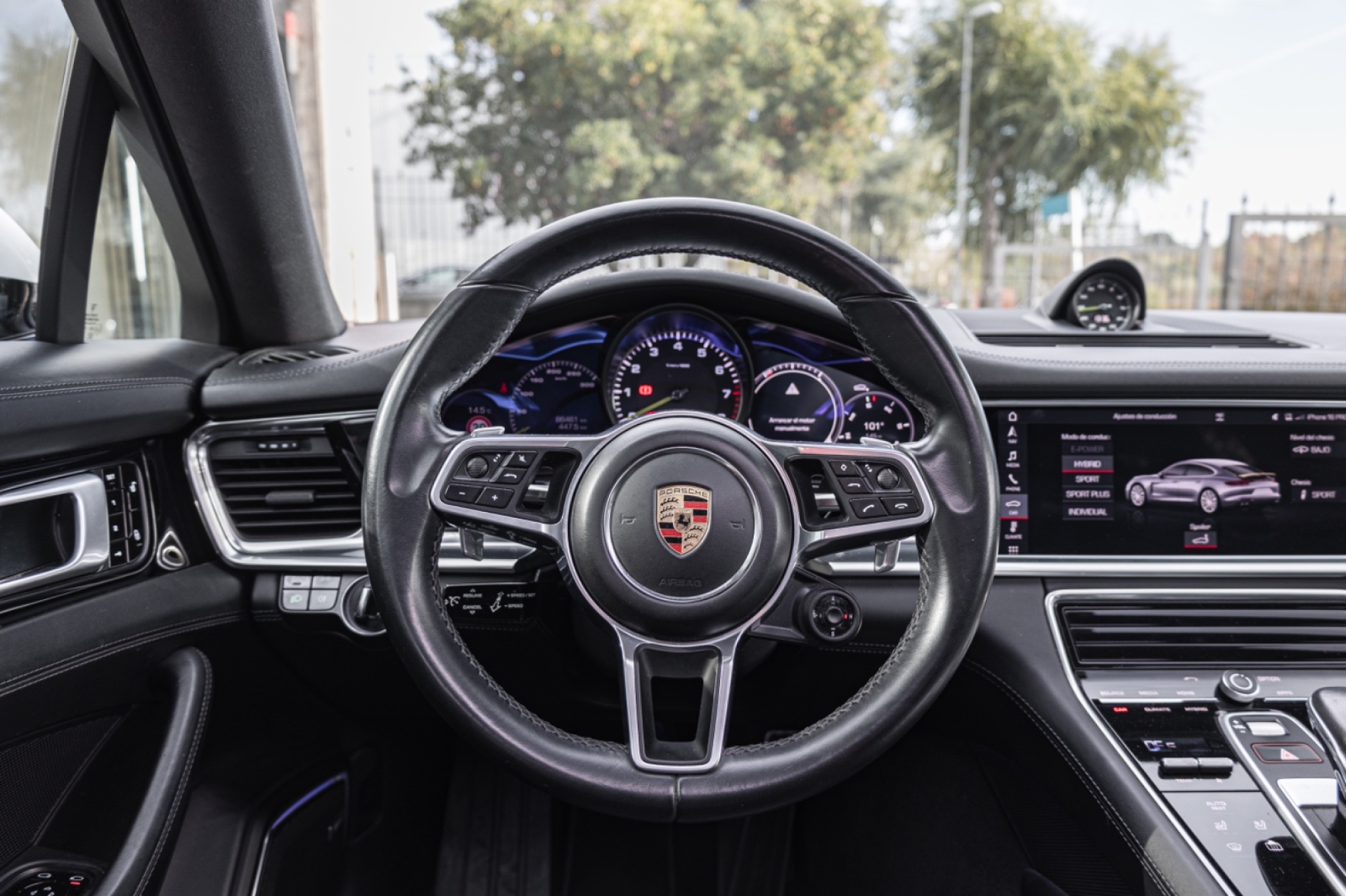 PORSCHE PANAMERA 4 E-HYBRID