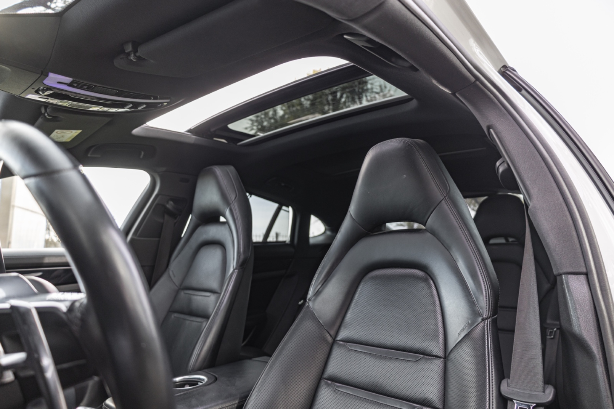 PORSCHE PANAMERA 4 E-HYBRID